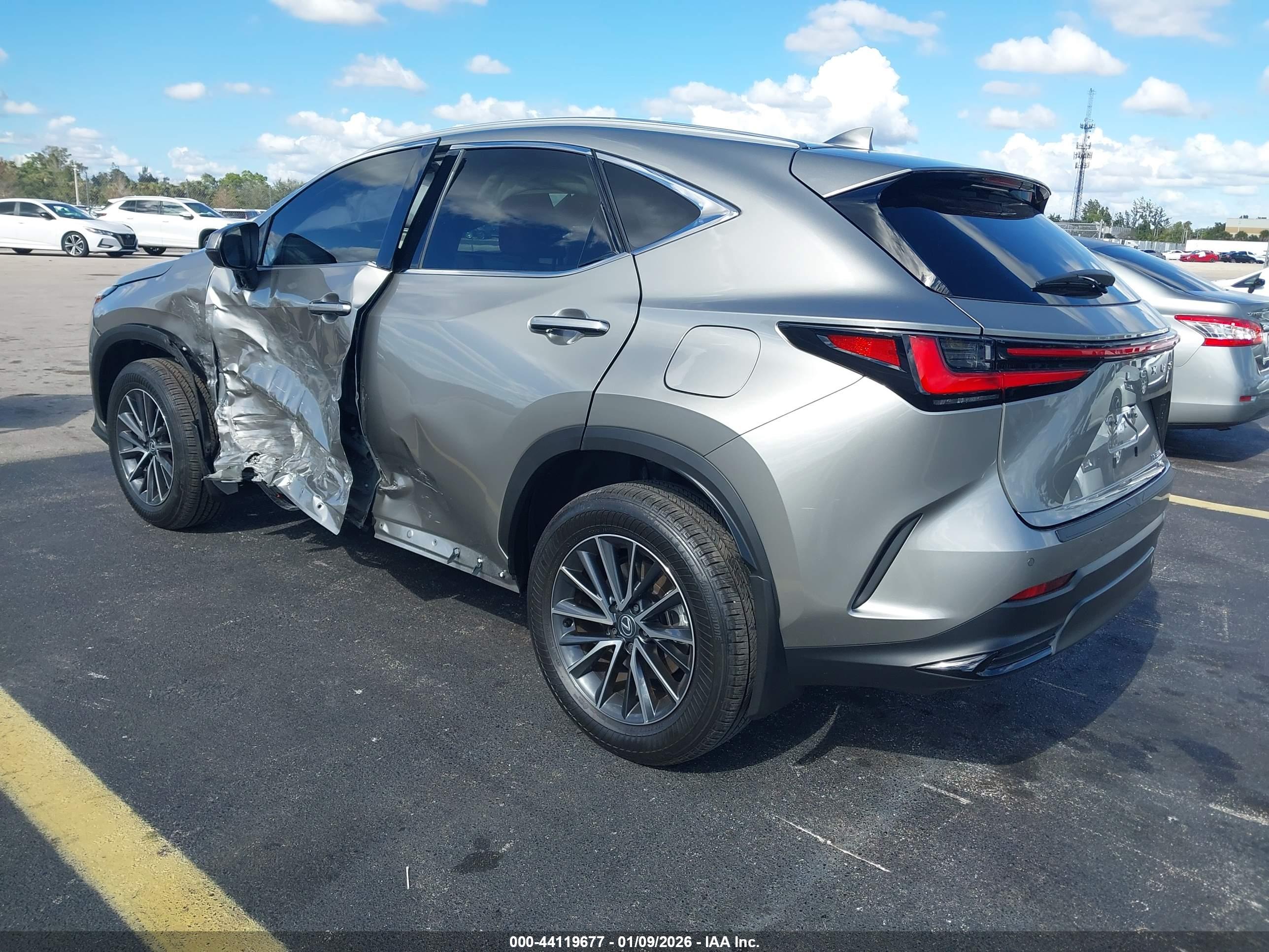 LEXUS NX image 3