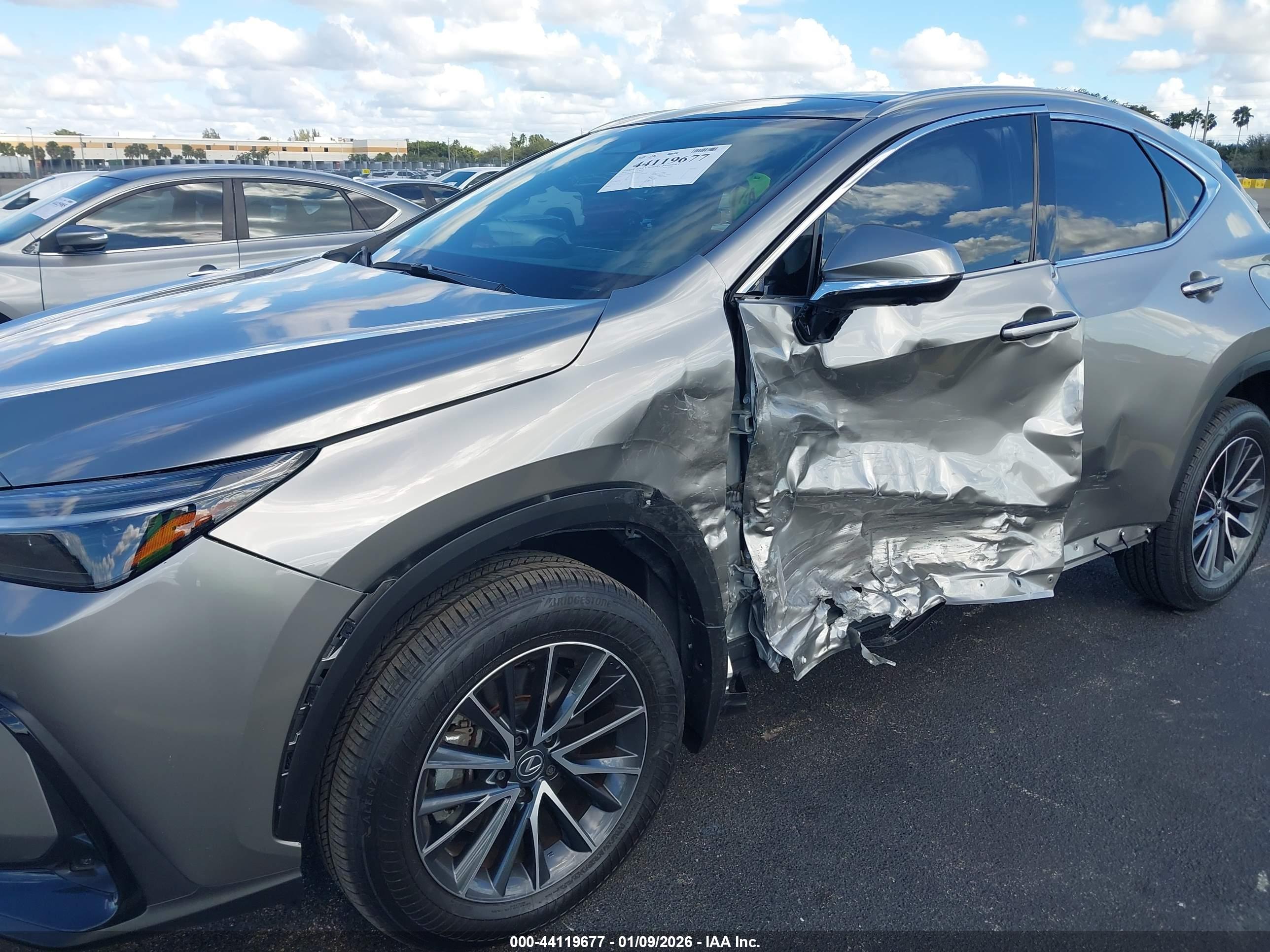 LEXUS NX image 6