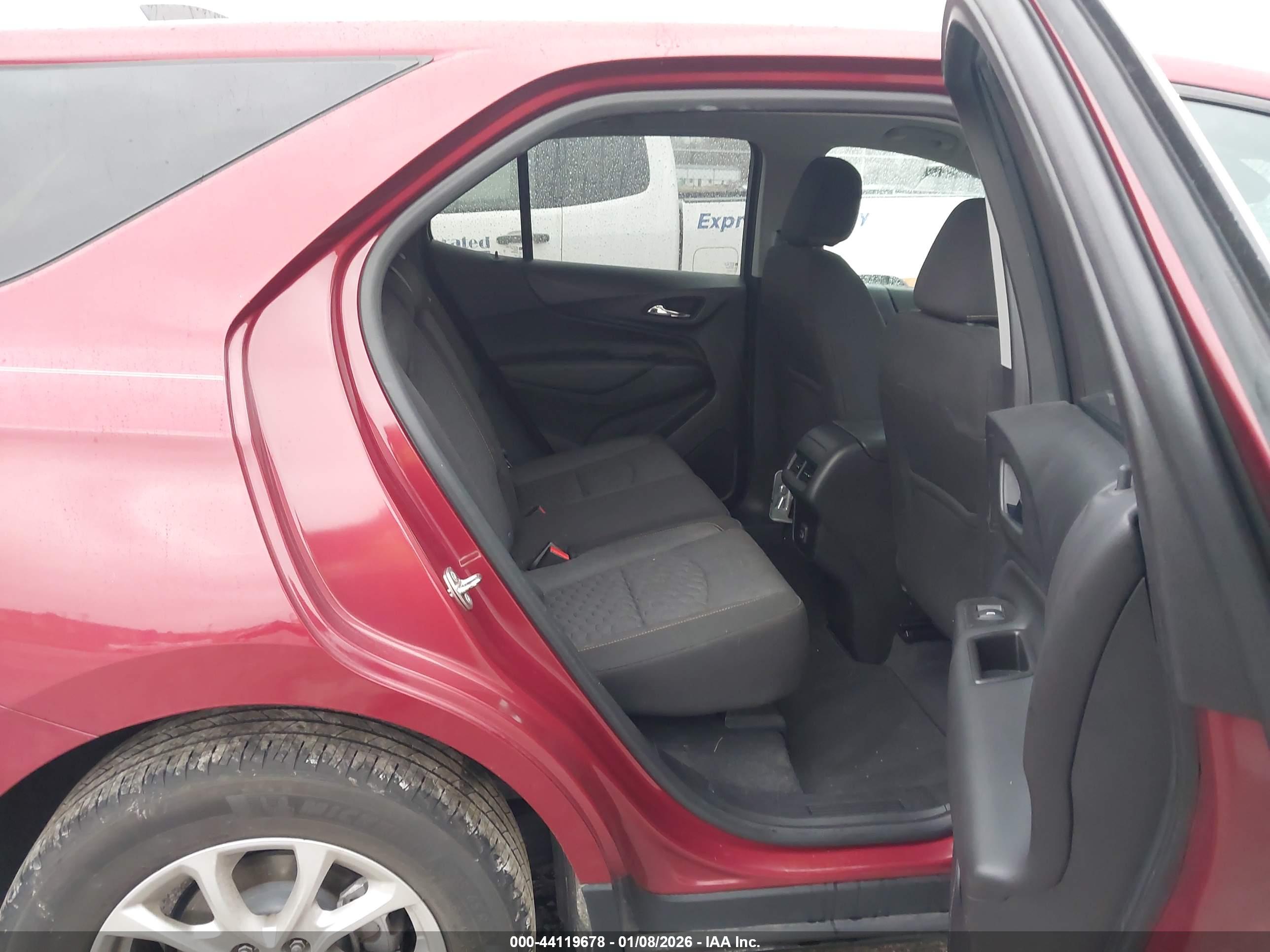 CHEVROLET EQUINOX image 8