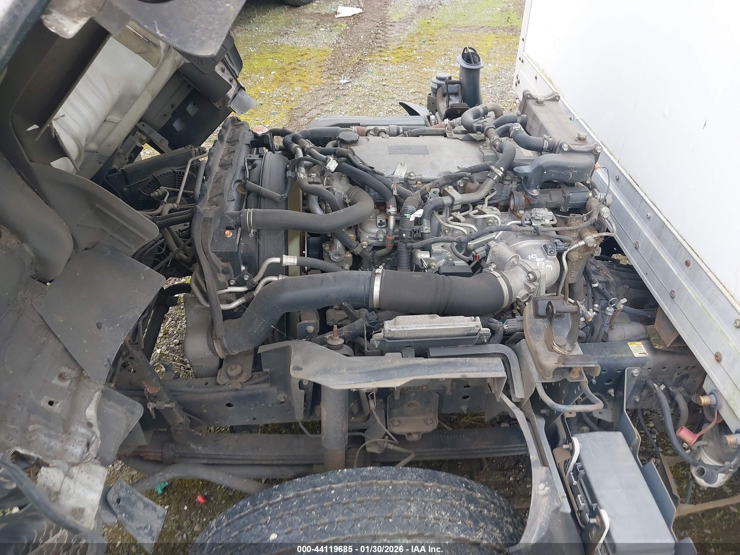 ISUZU NPR image 10