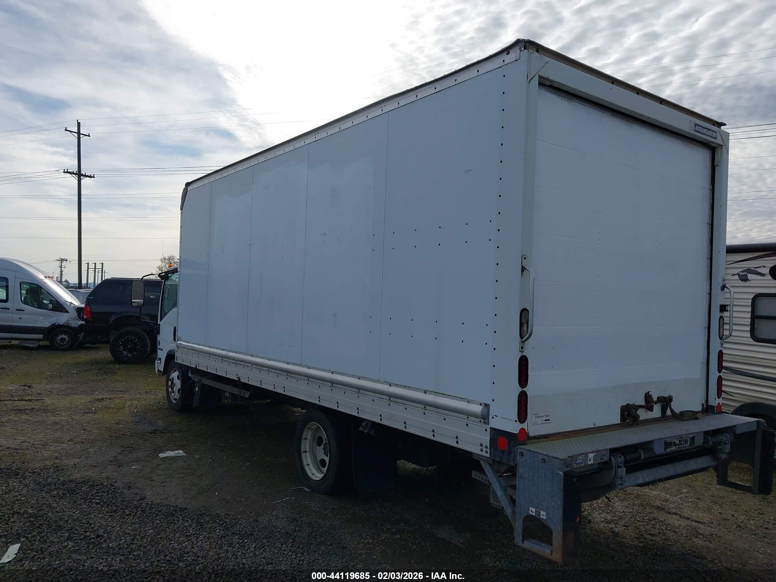 ISUZU NPR image 3