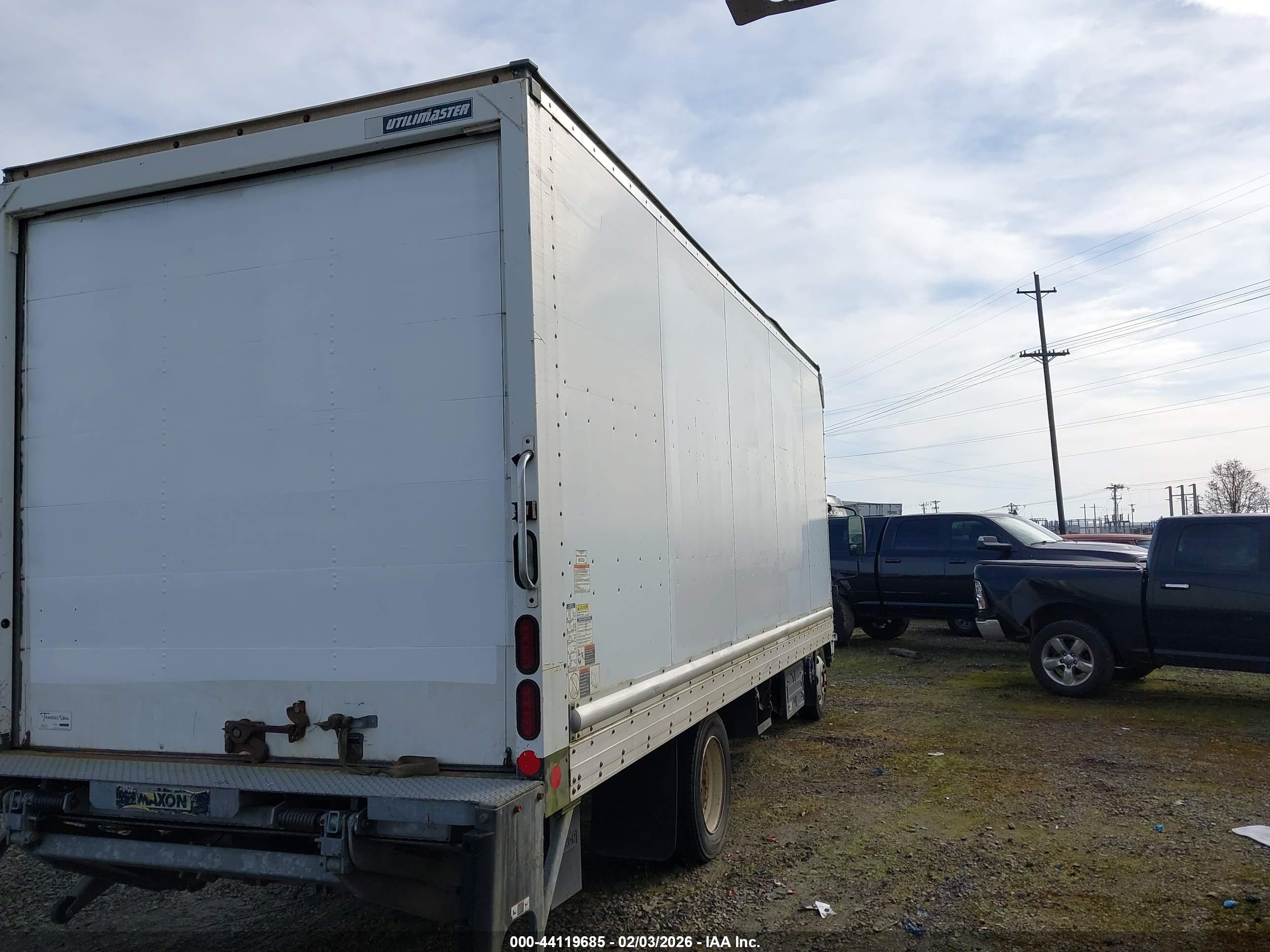 ISUZU NPR image 4