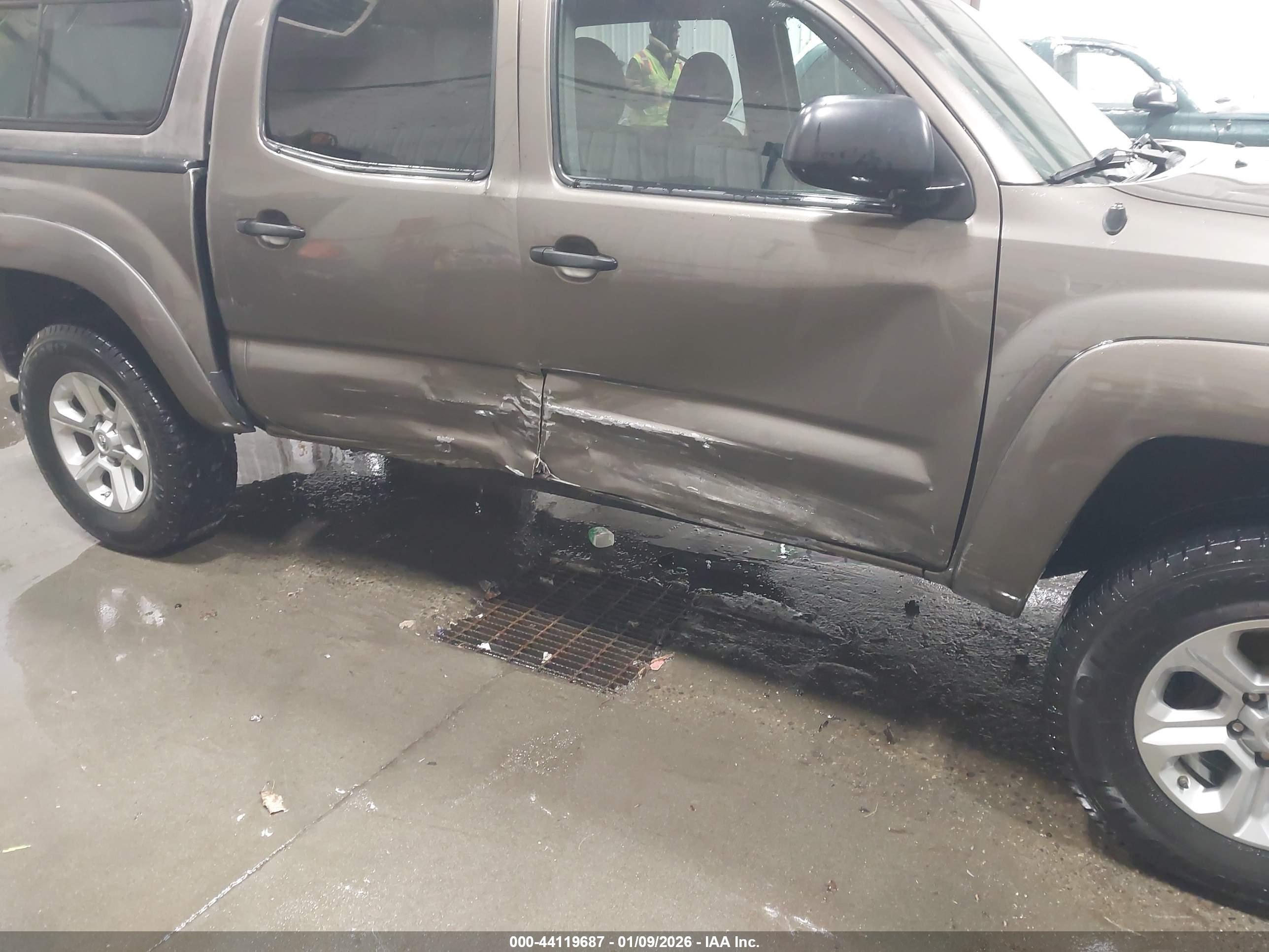 TOYOTA TACOMA image 6