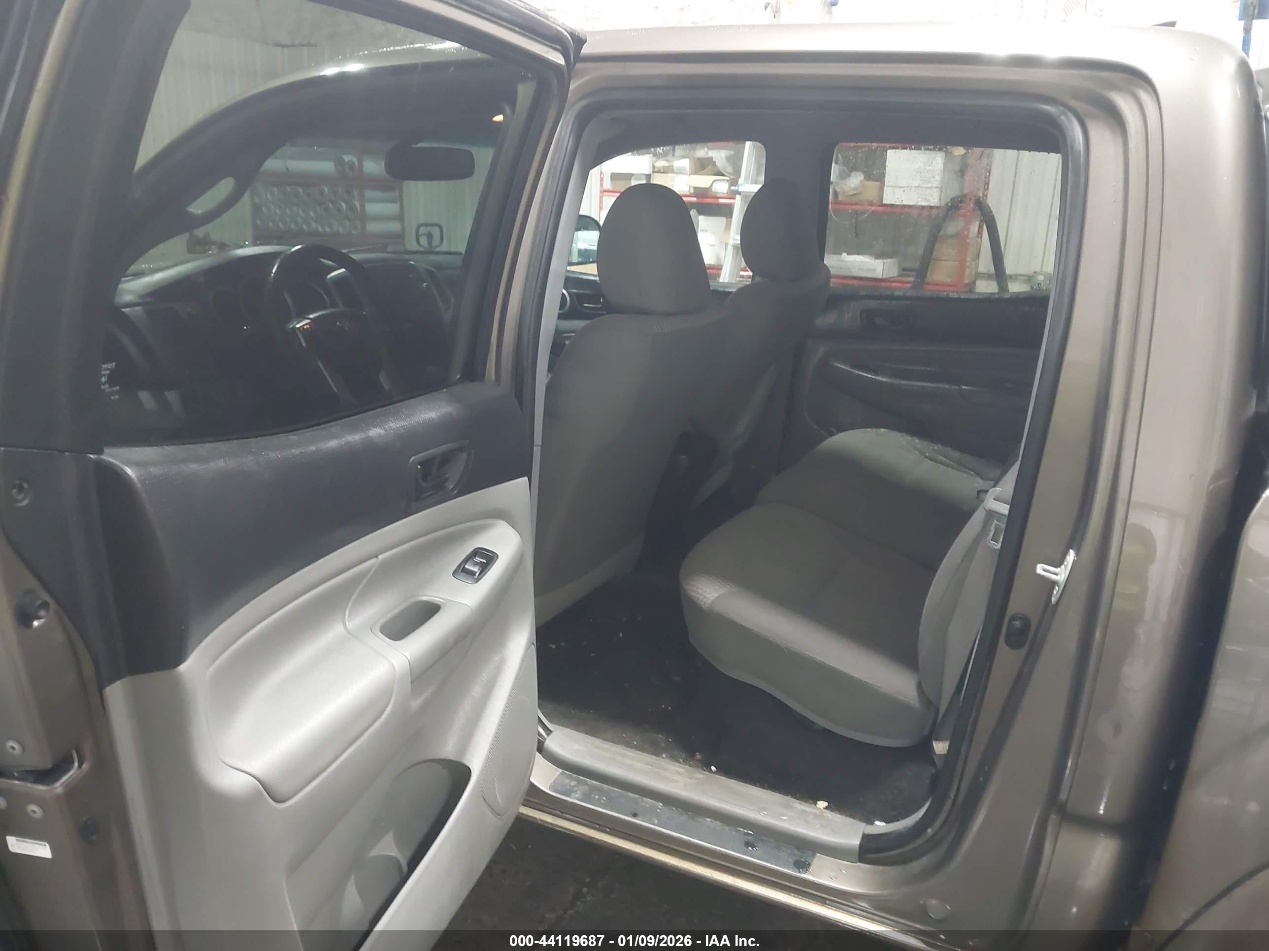 TOYOTA TACOMA image 8