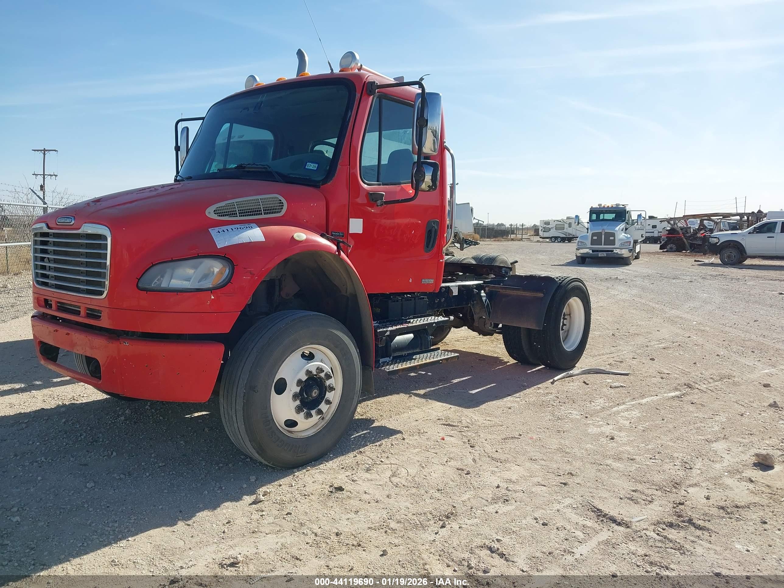 FREIGHTLINER M2 image 2