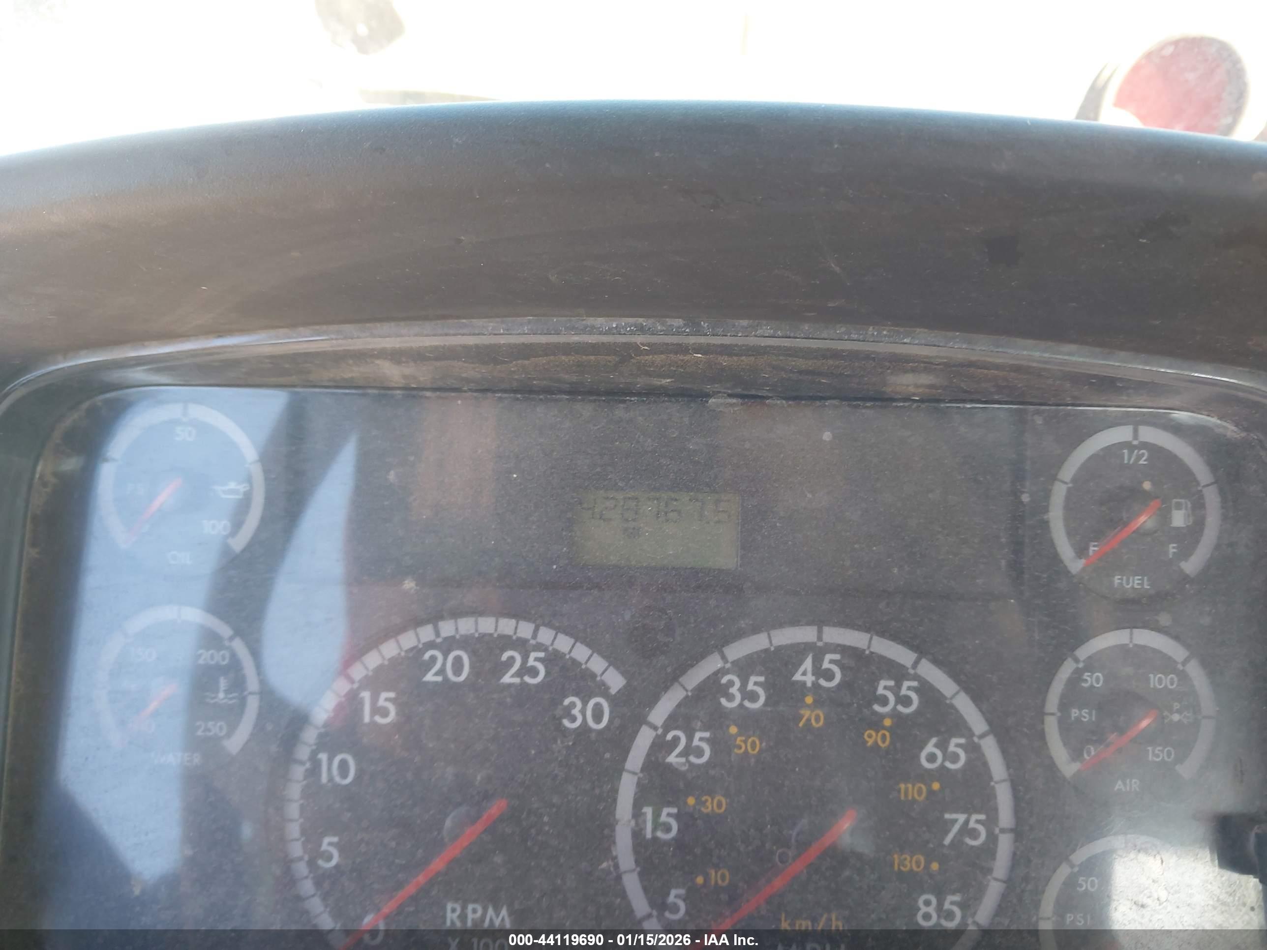 FREIGHTLINER M2 image 6
