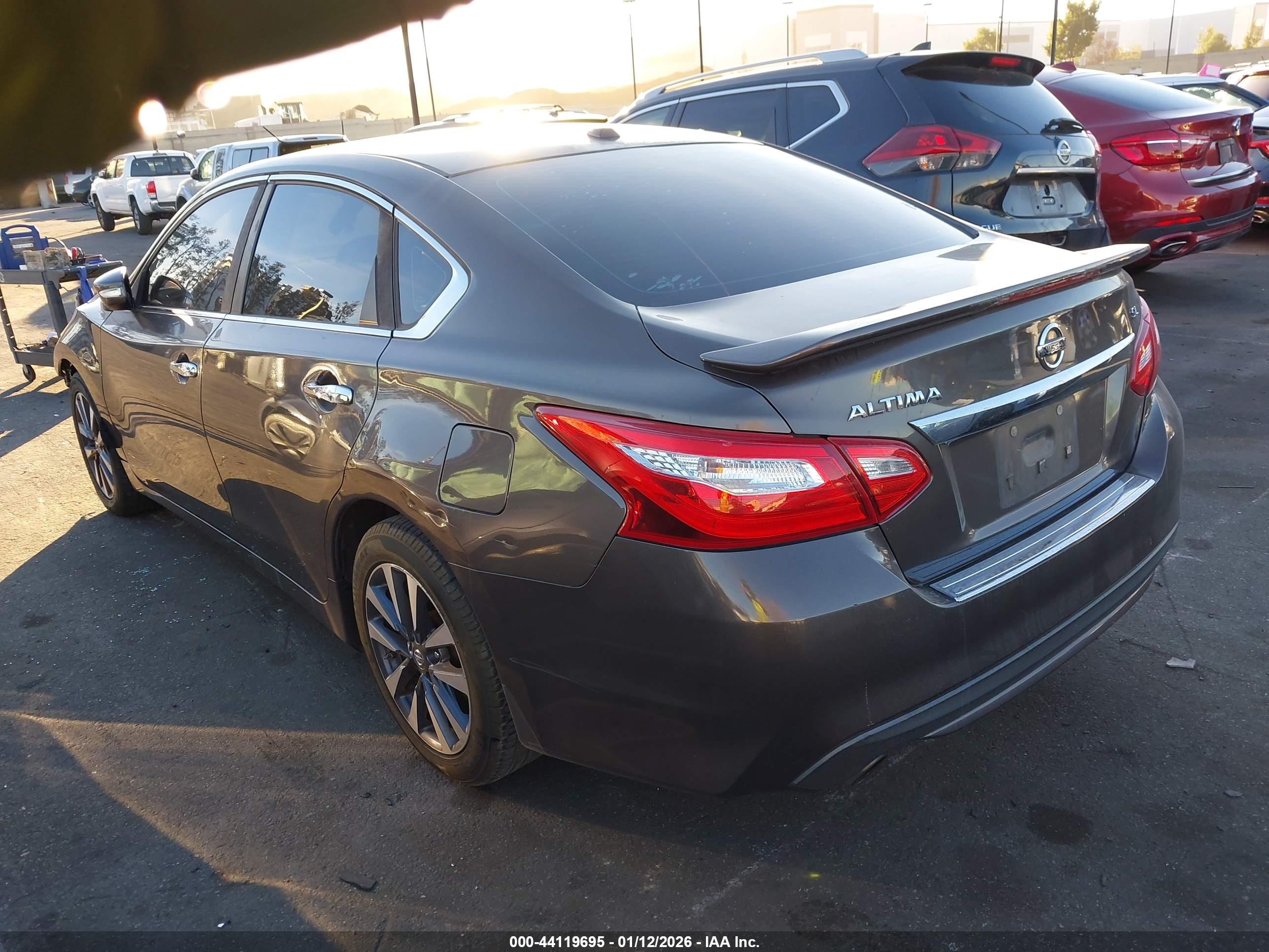 NISSAN ALTIMA image 3