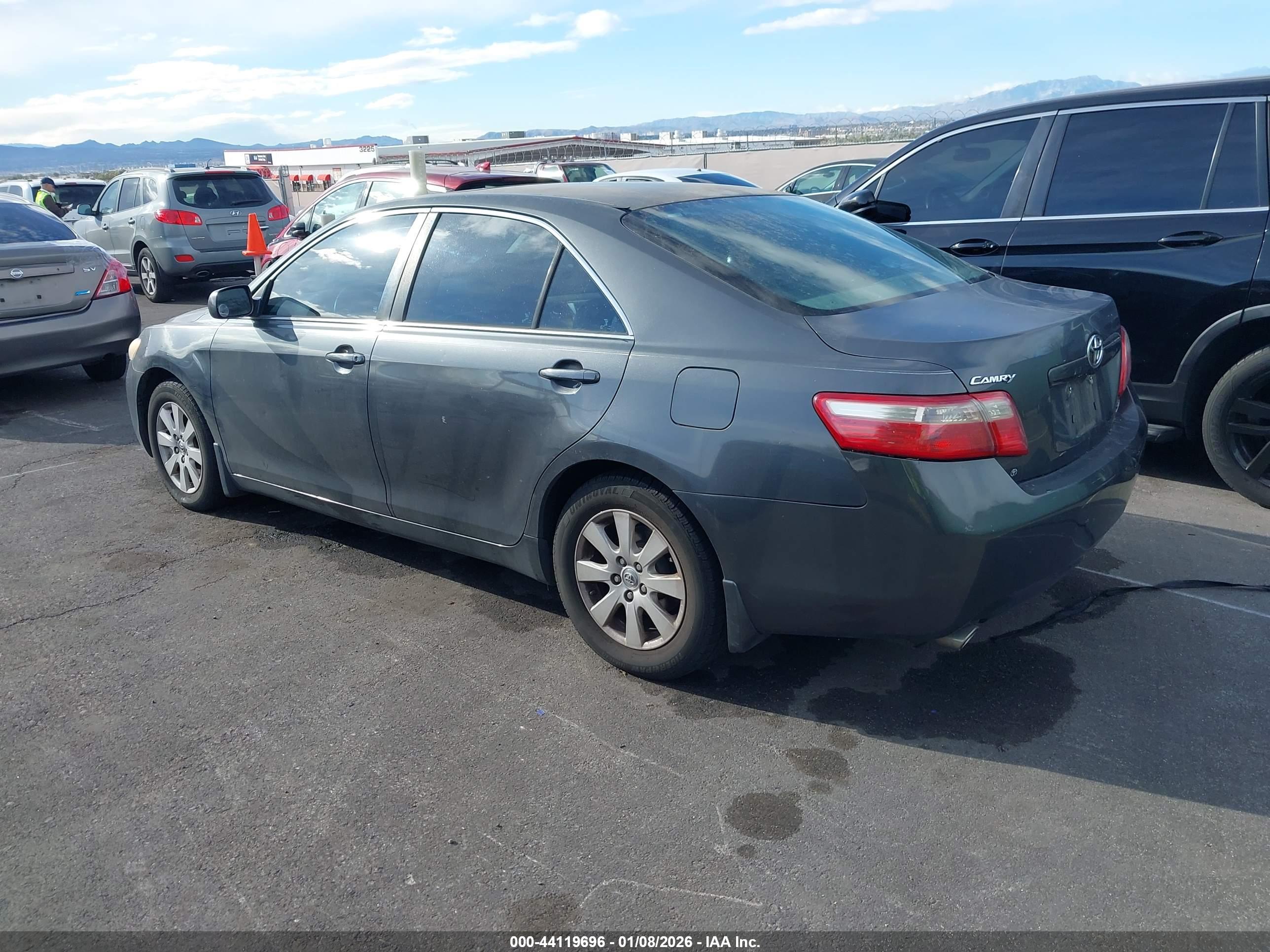TOYOTA CAMRY image 3