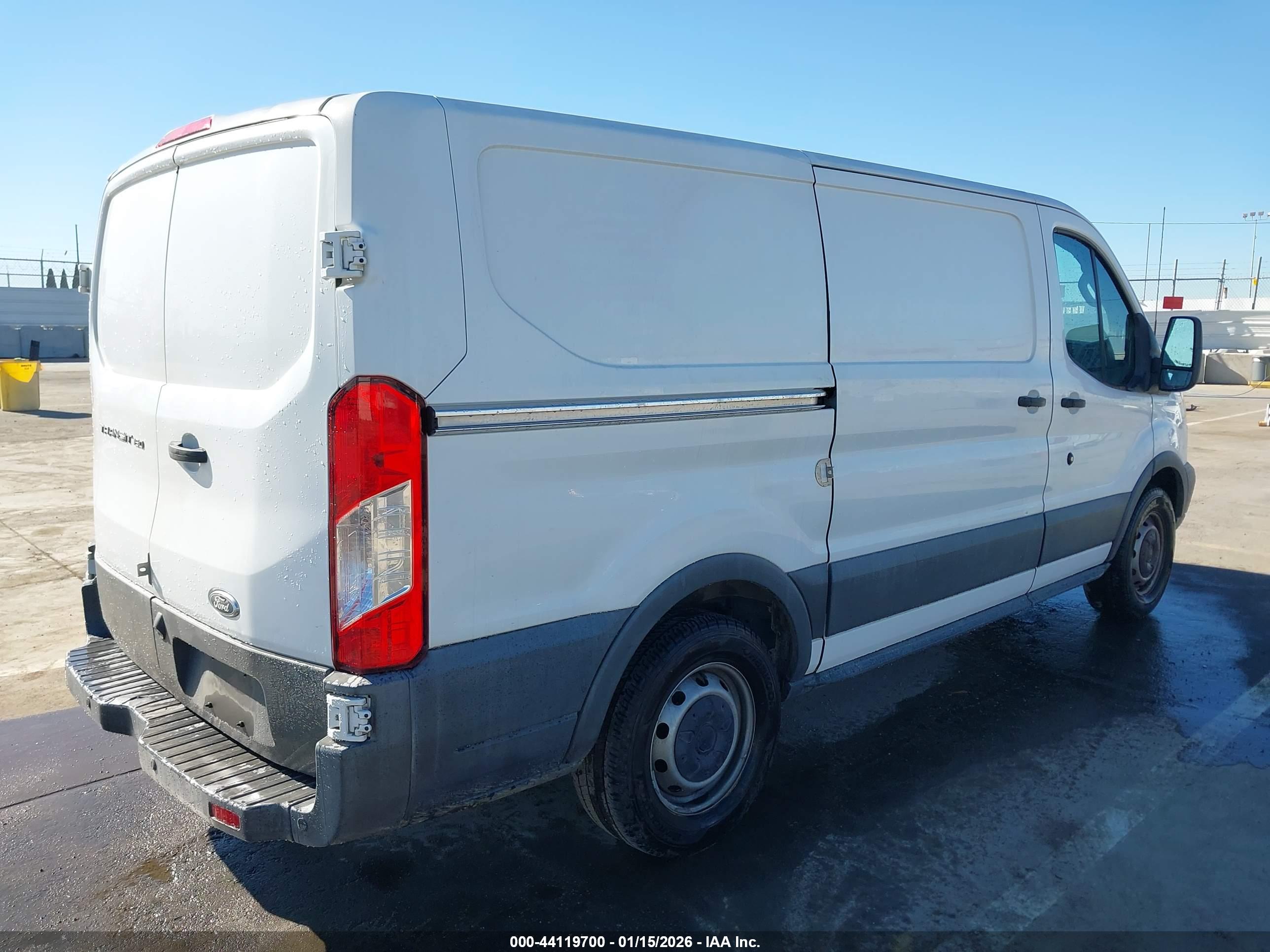 FORD TRANSIT-150 image 4