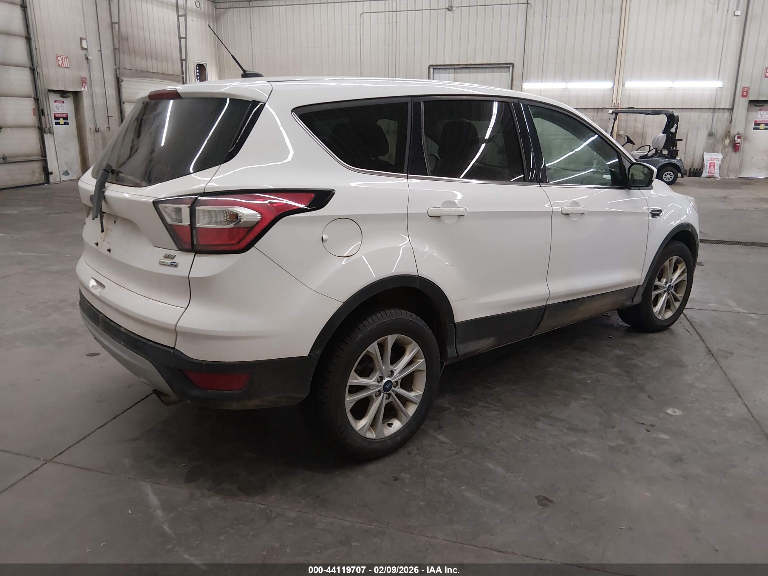 FORD ESCAPE image 4