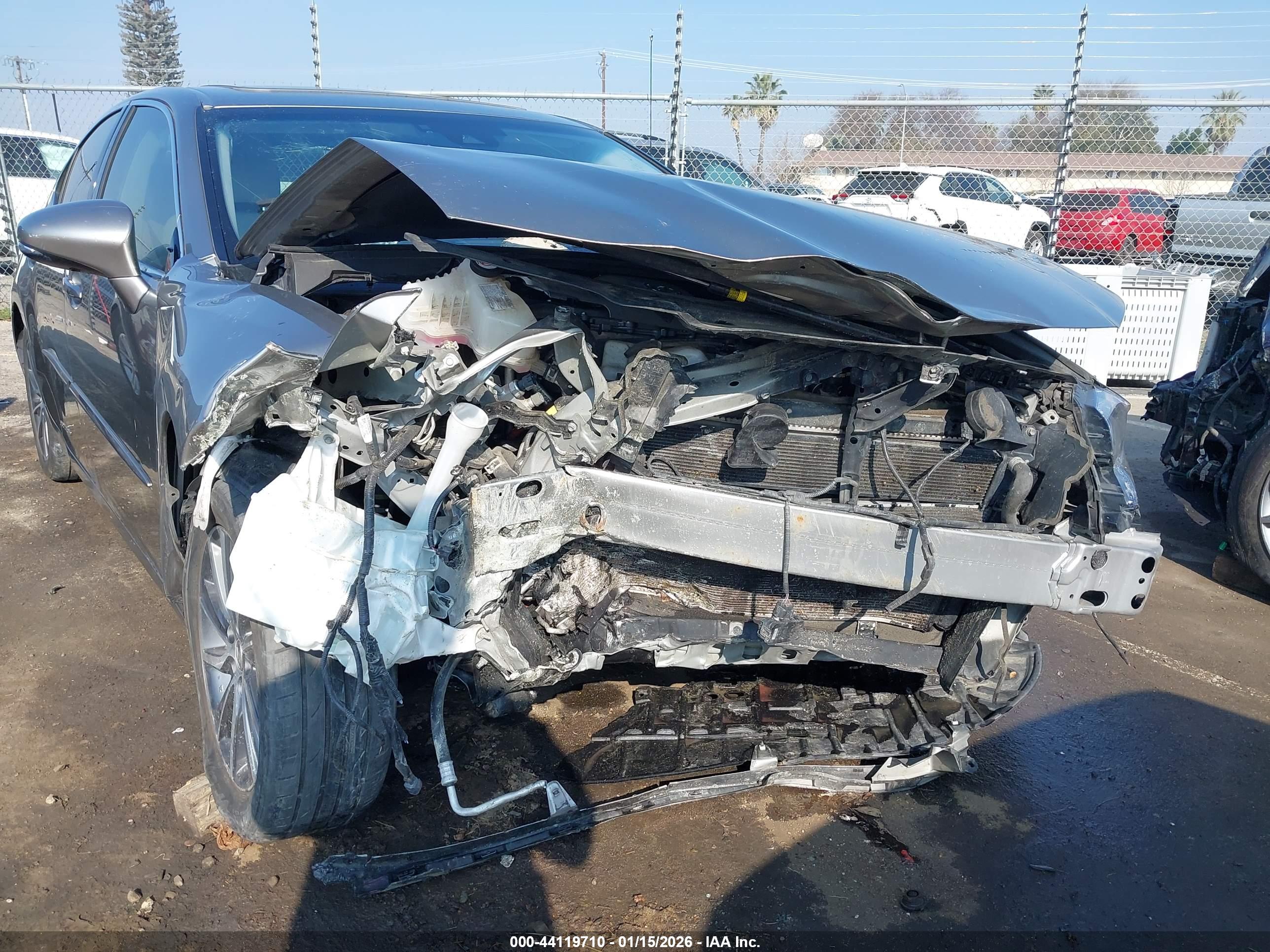LEXUS ES image 6