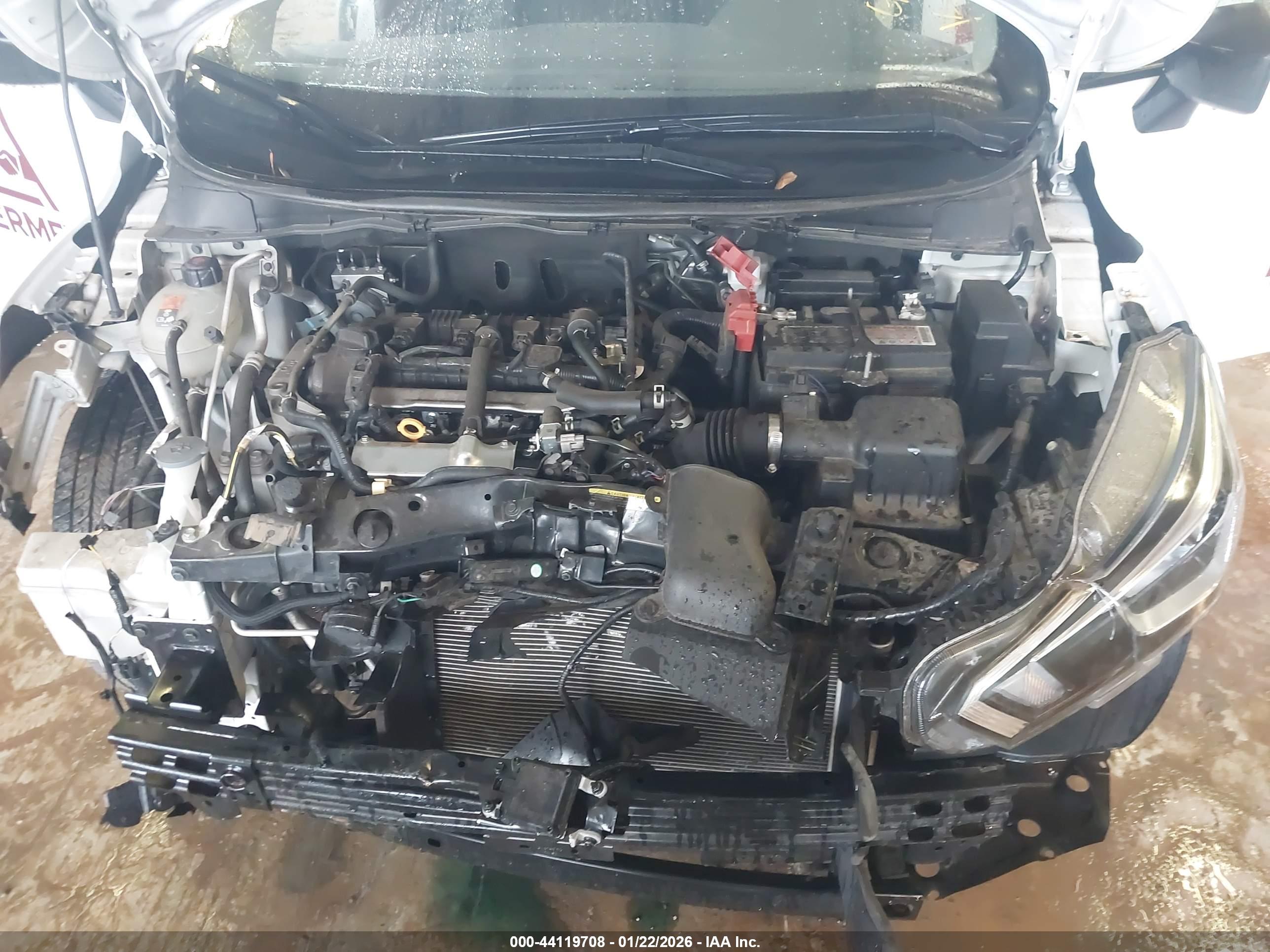 NISSAN VERSA image 10