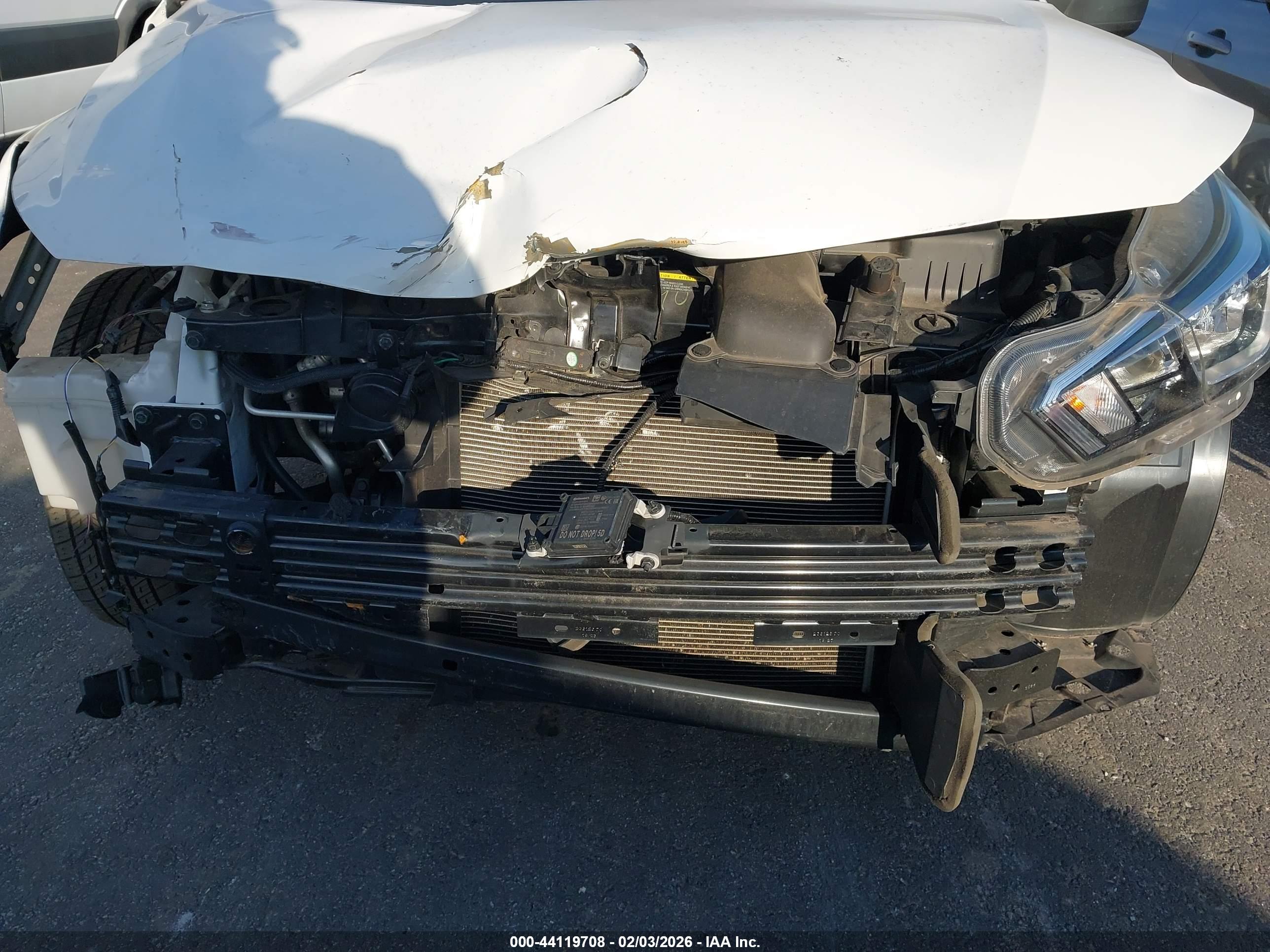 NISSAN VERSA image 6