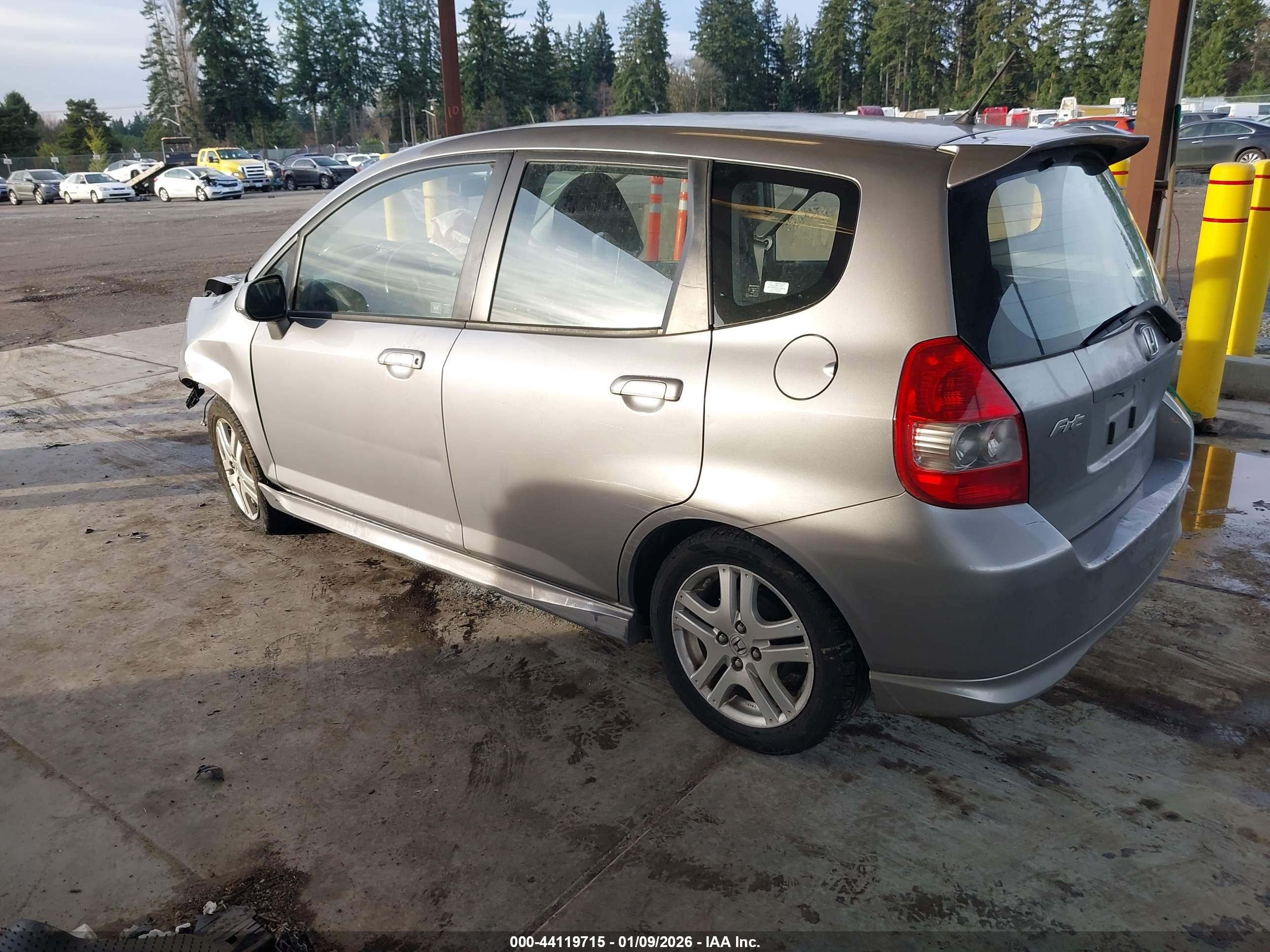 HONDA FIT image 3