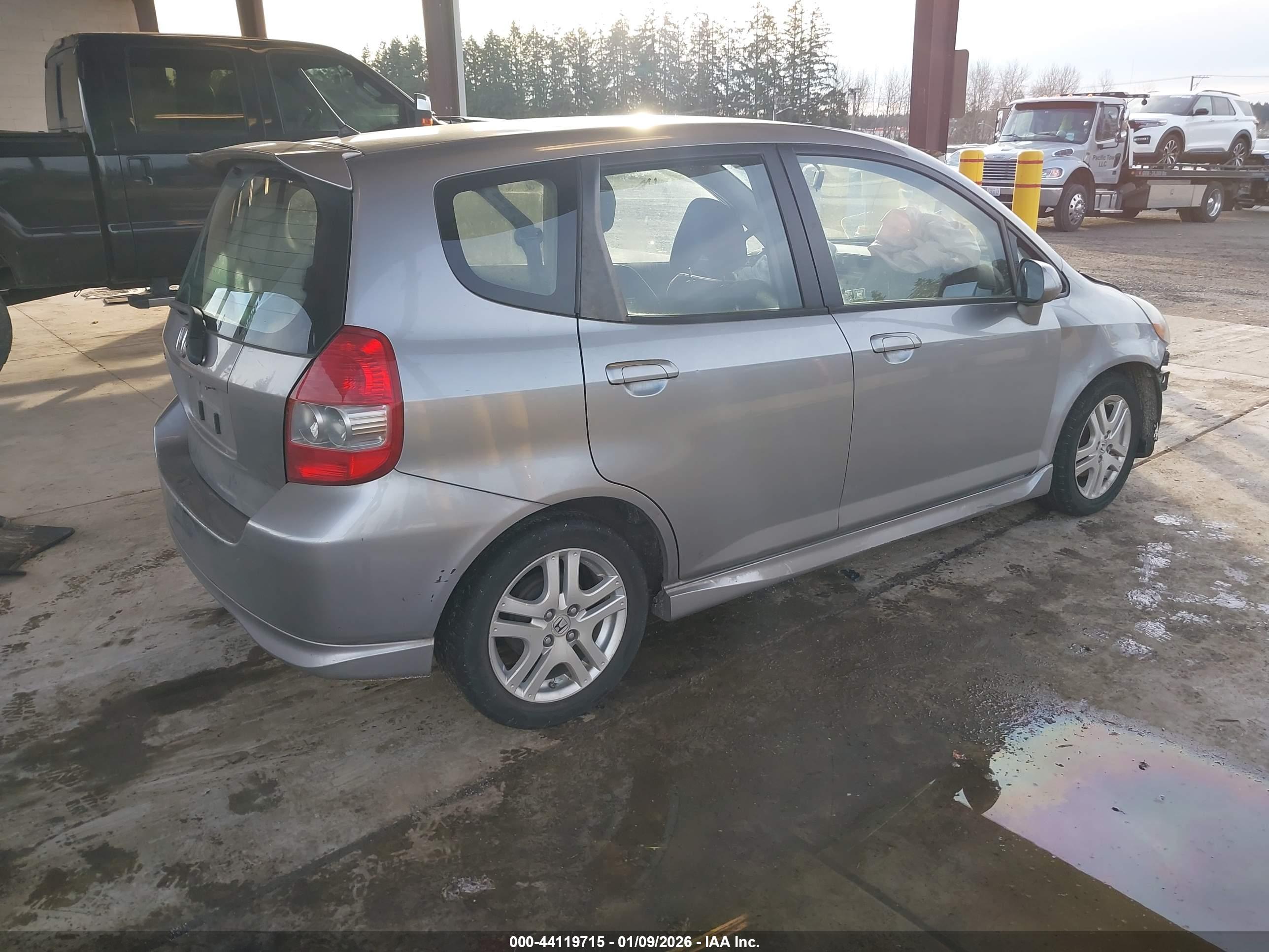 HONDA FIT image 4
