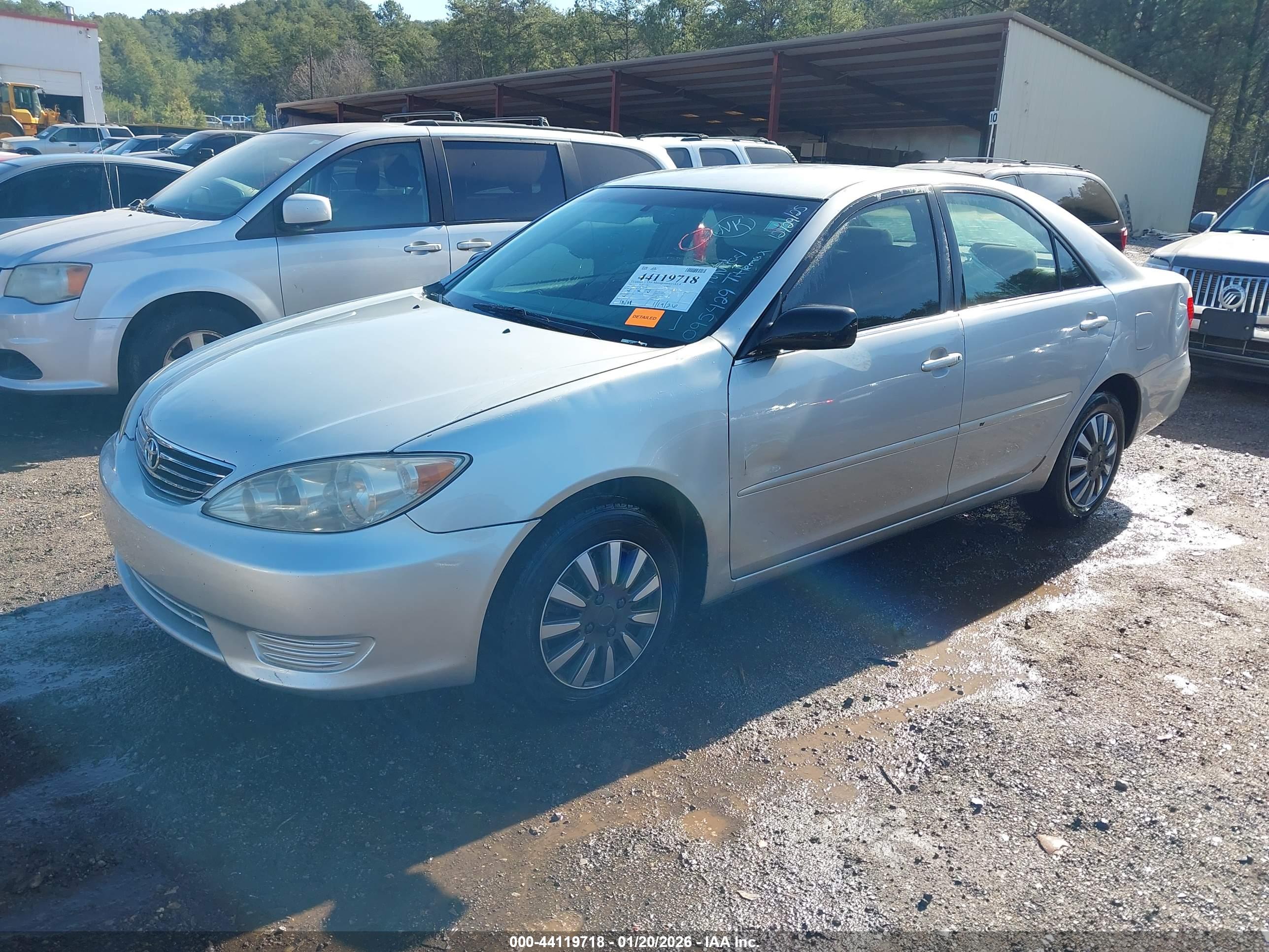 TOYOTA CAMRY image 2