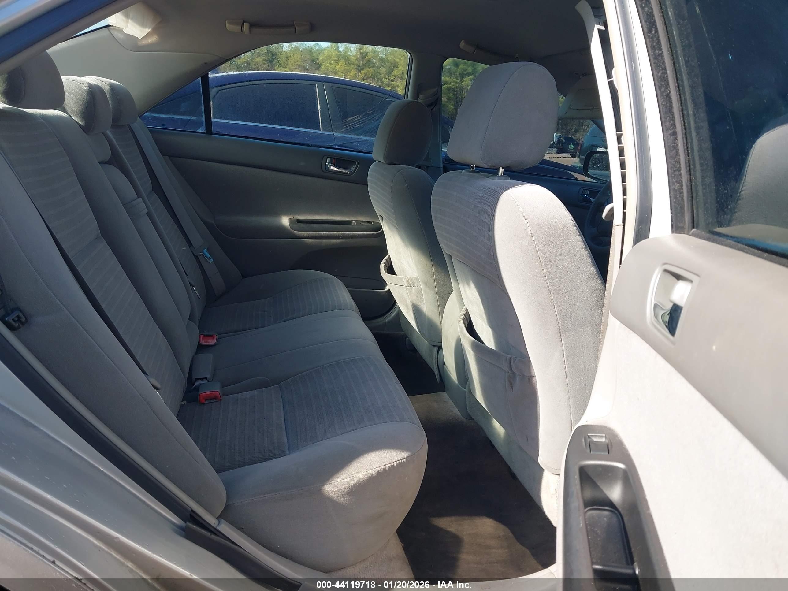 TOYOTA CAMRY image 8
