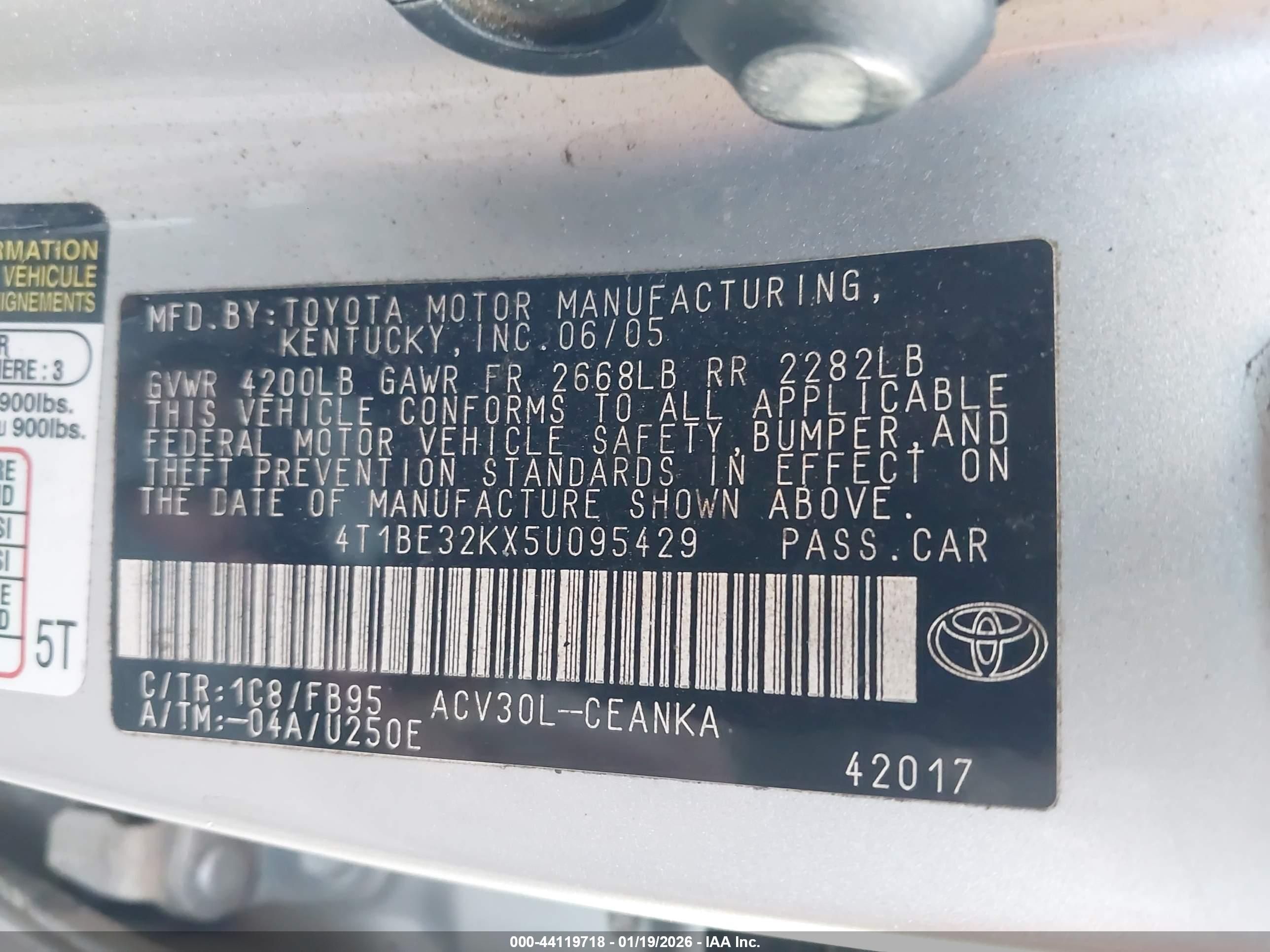 TOYOTA CAMRY image 9