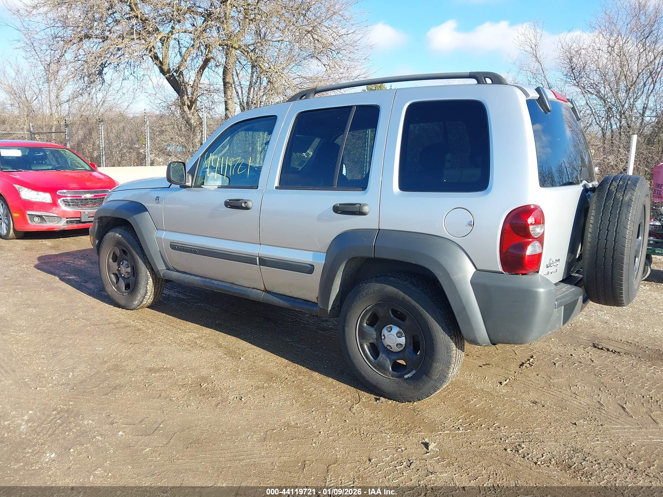 JEEP LIBERTY image 3