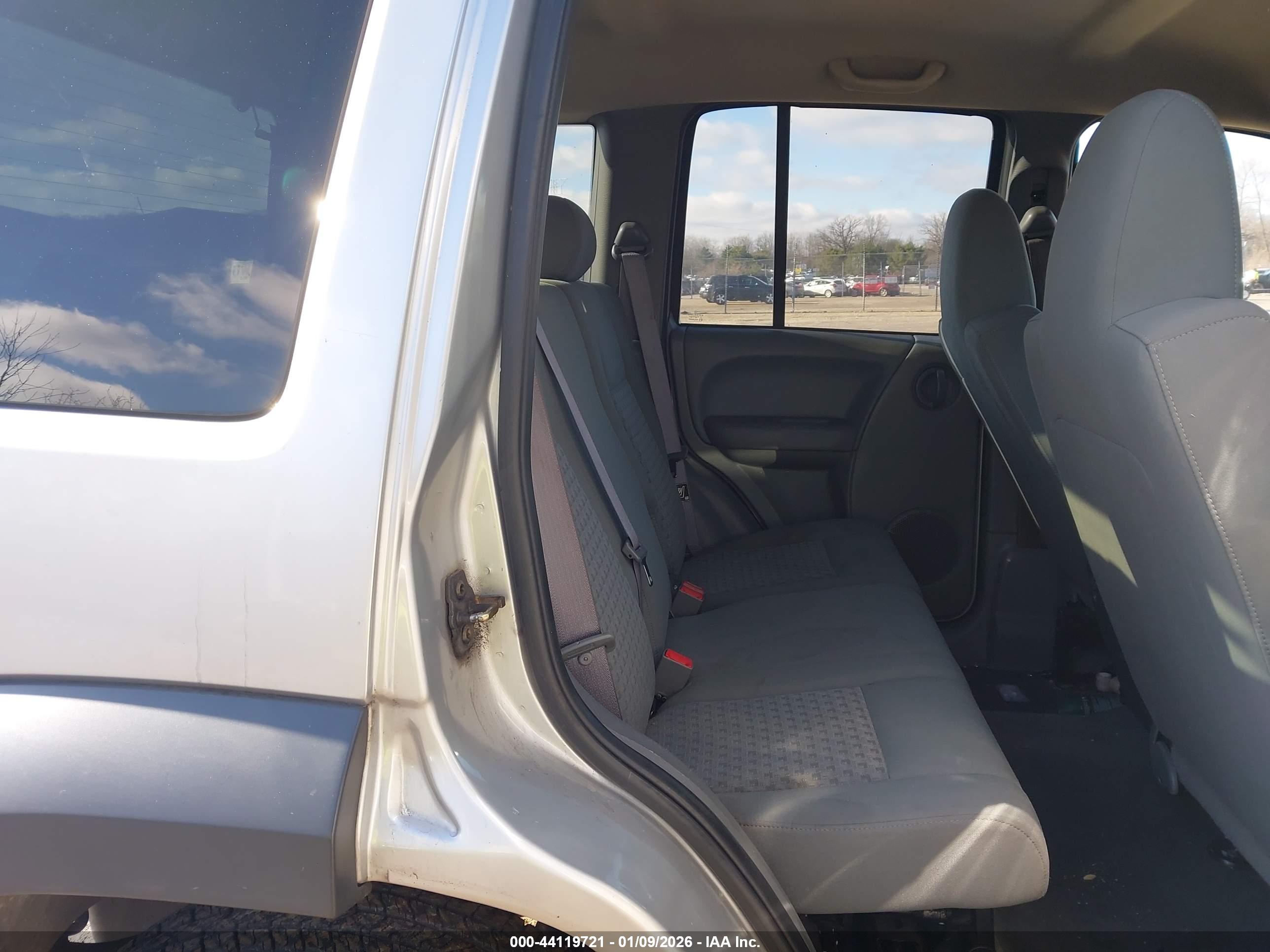 JEEP LIBERTY image 8