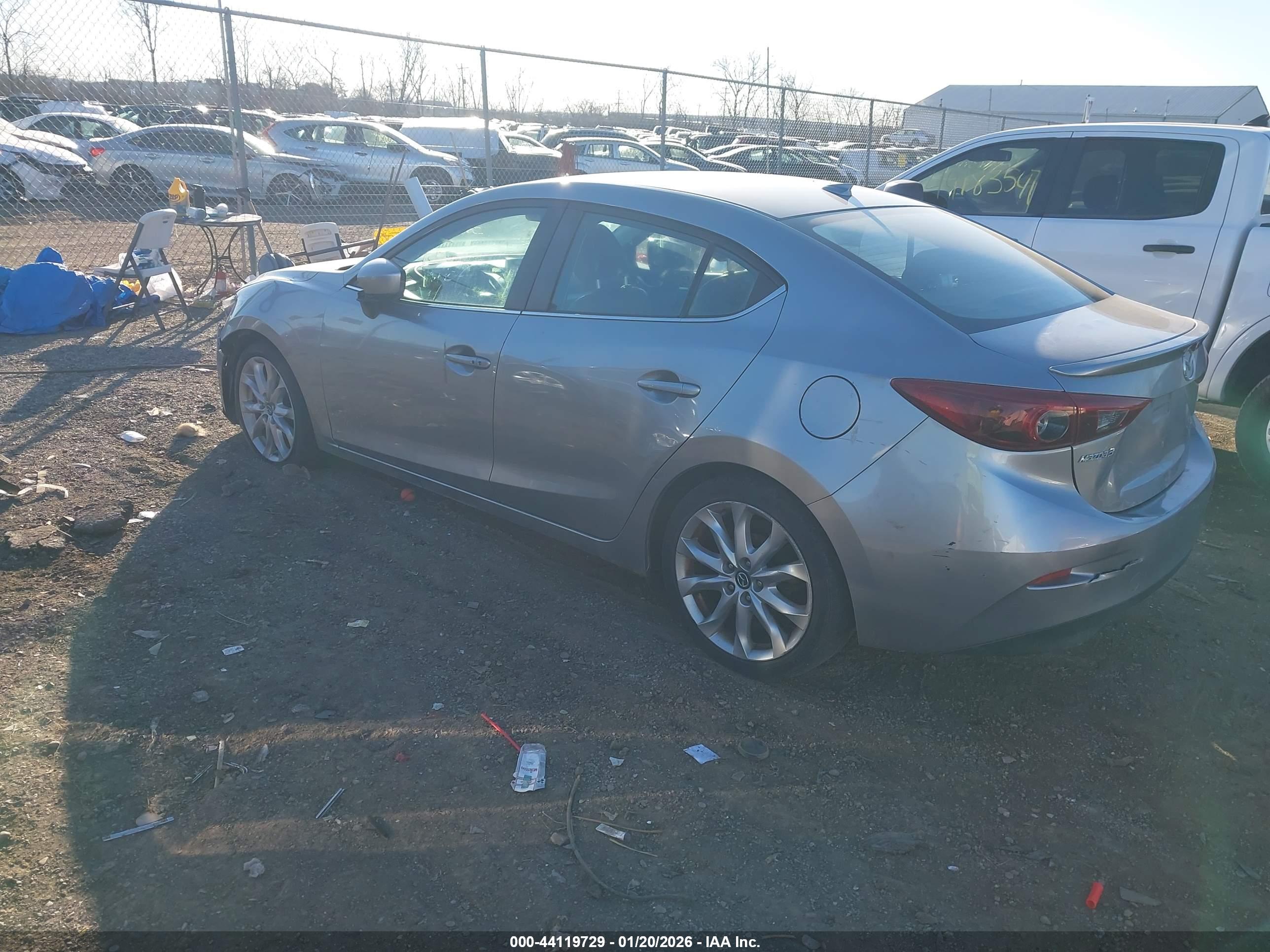 MAZDA MAZDA3 image 3
