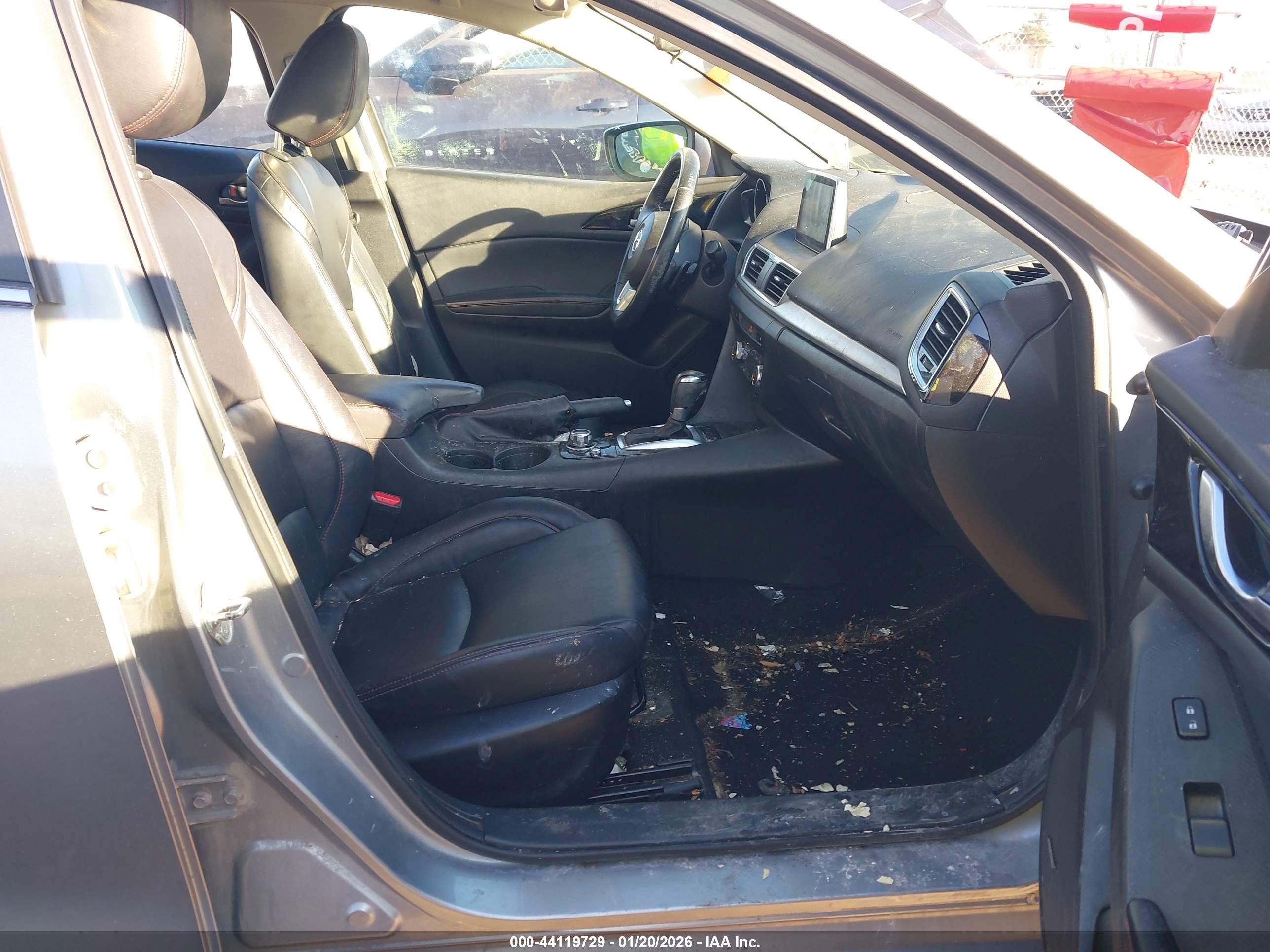 MAZDA MAZDA3 image 5
