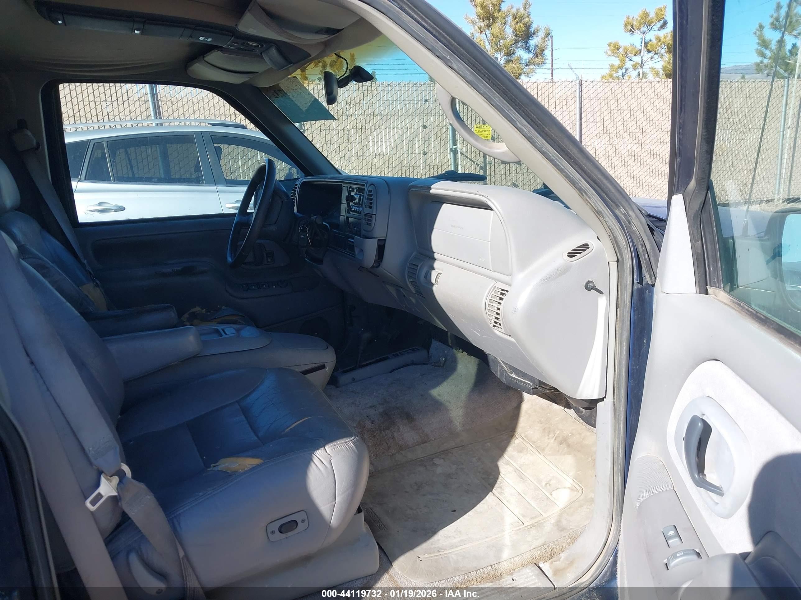 CHEVROLET TAHOE image 5