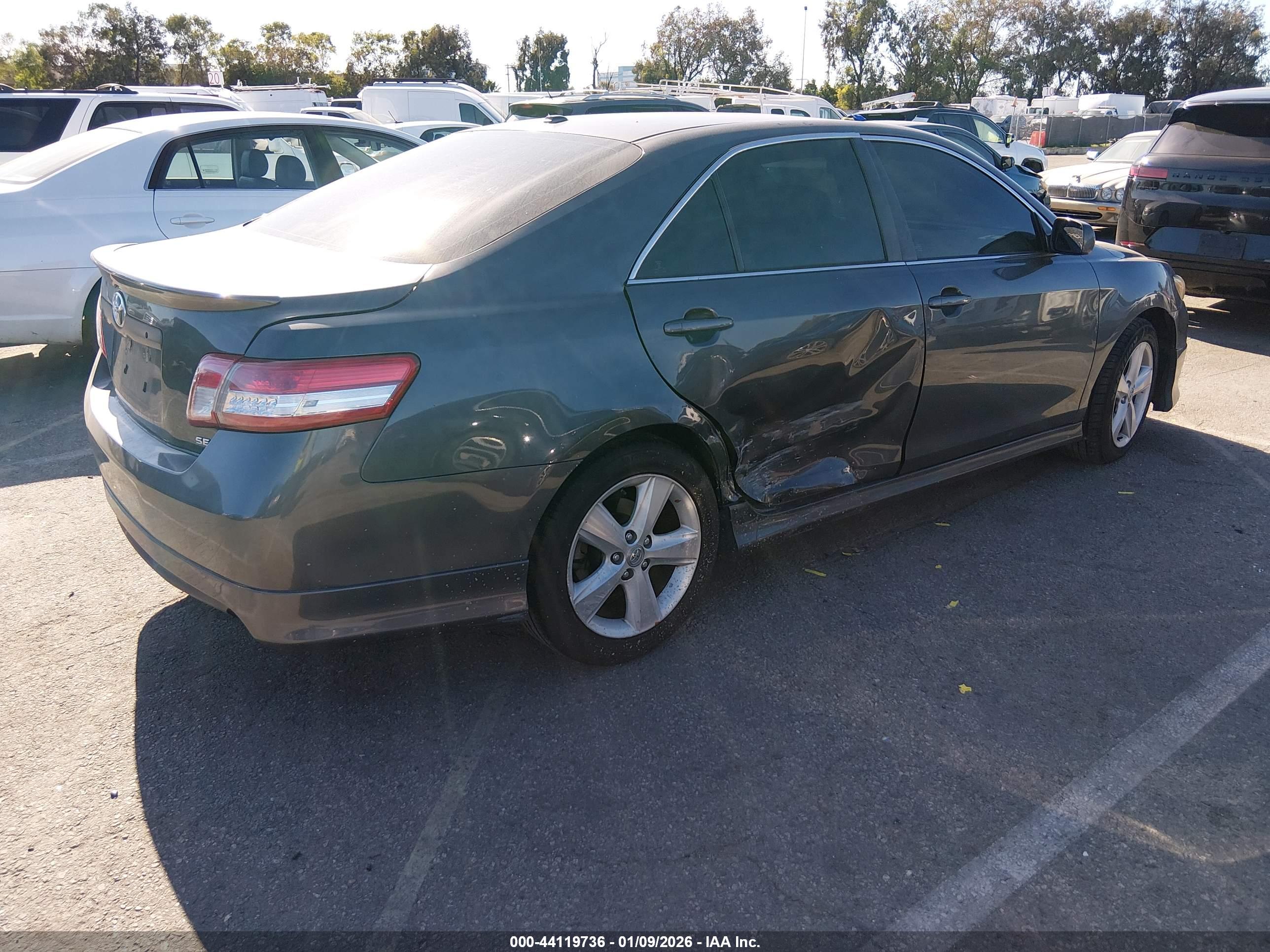 TOYOTA CAMRY image 4