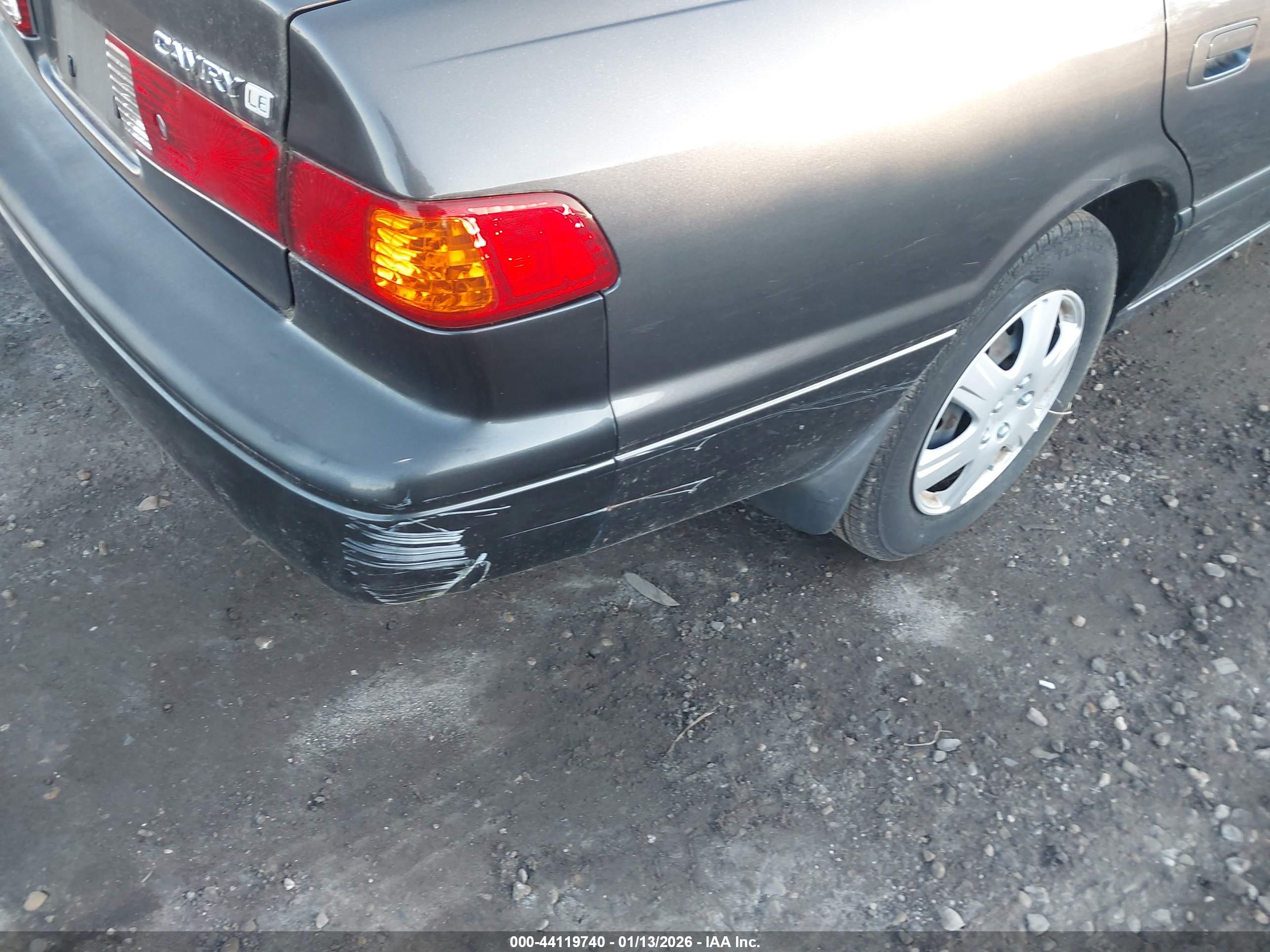 TOYOTA CAMRY image 6