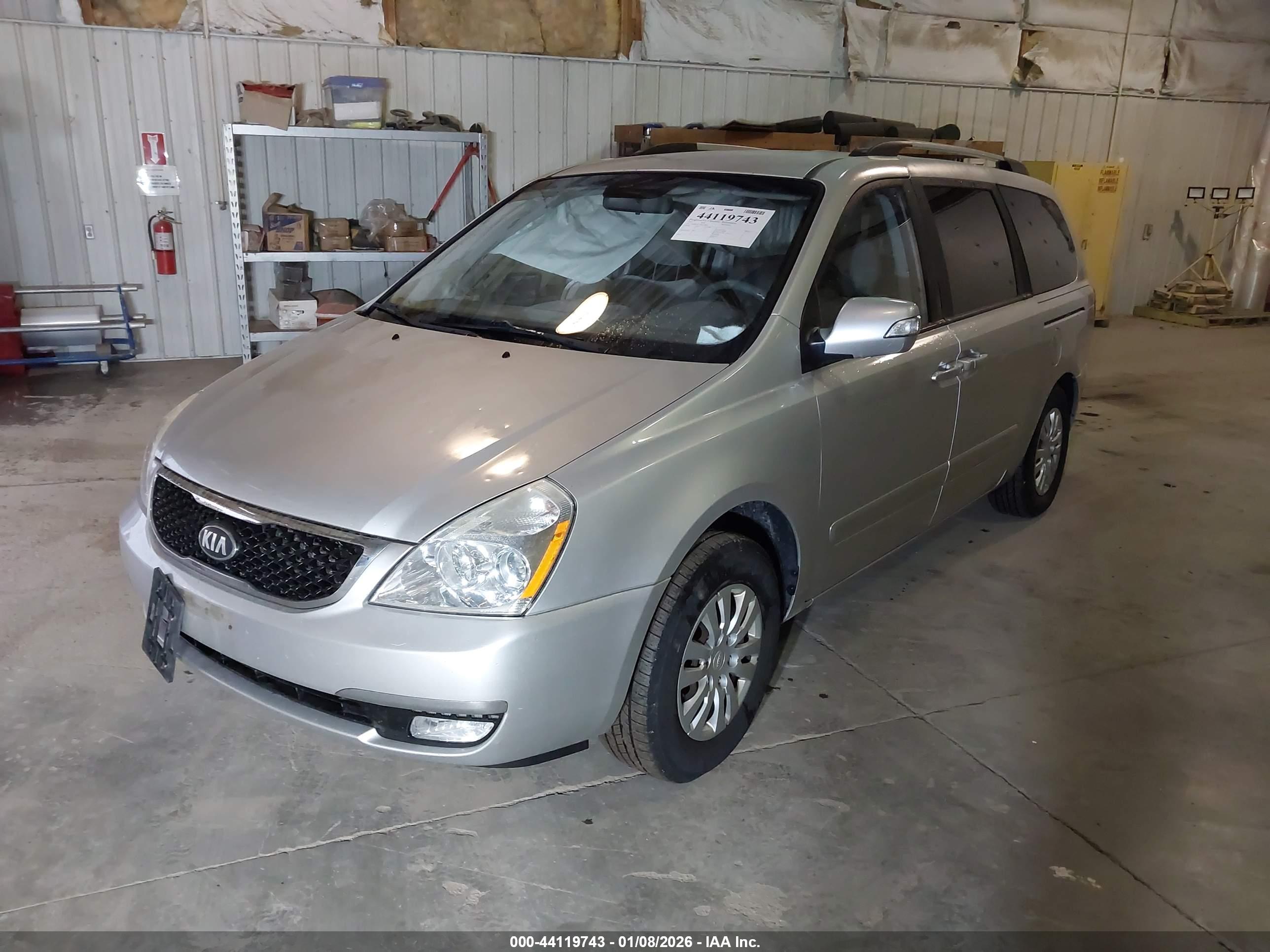 KIA SEDONA image 2