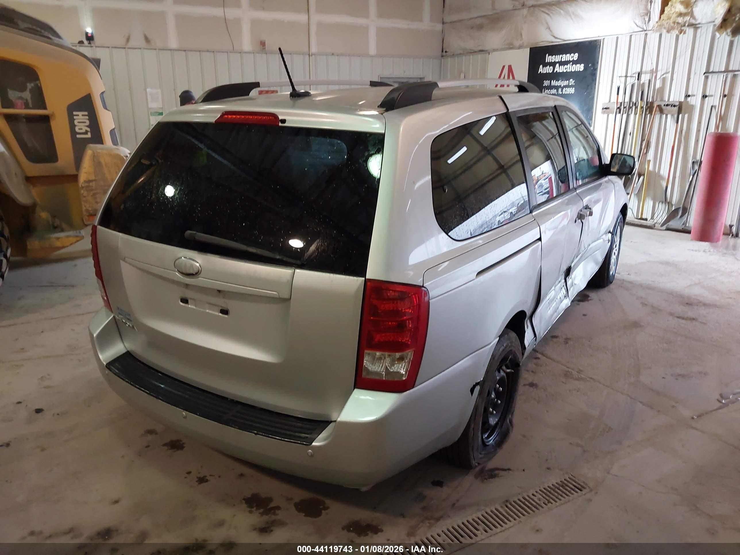 KIA SEDONA image 4