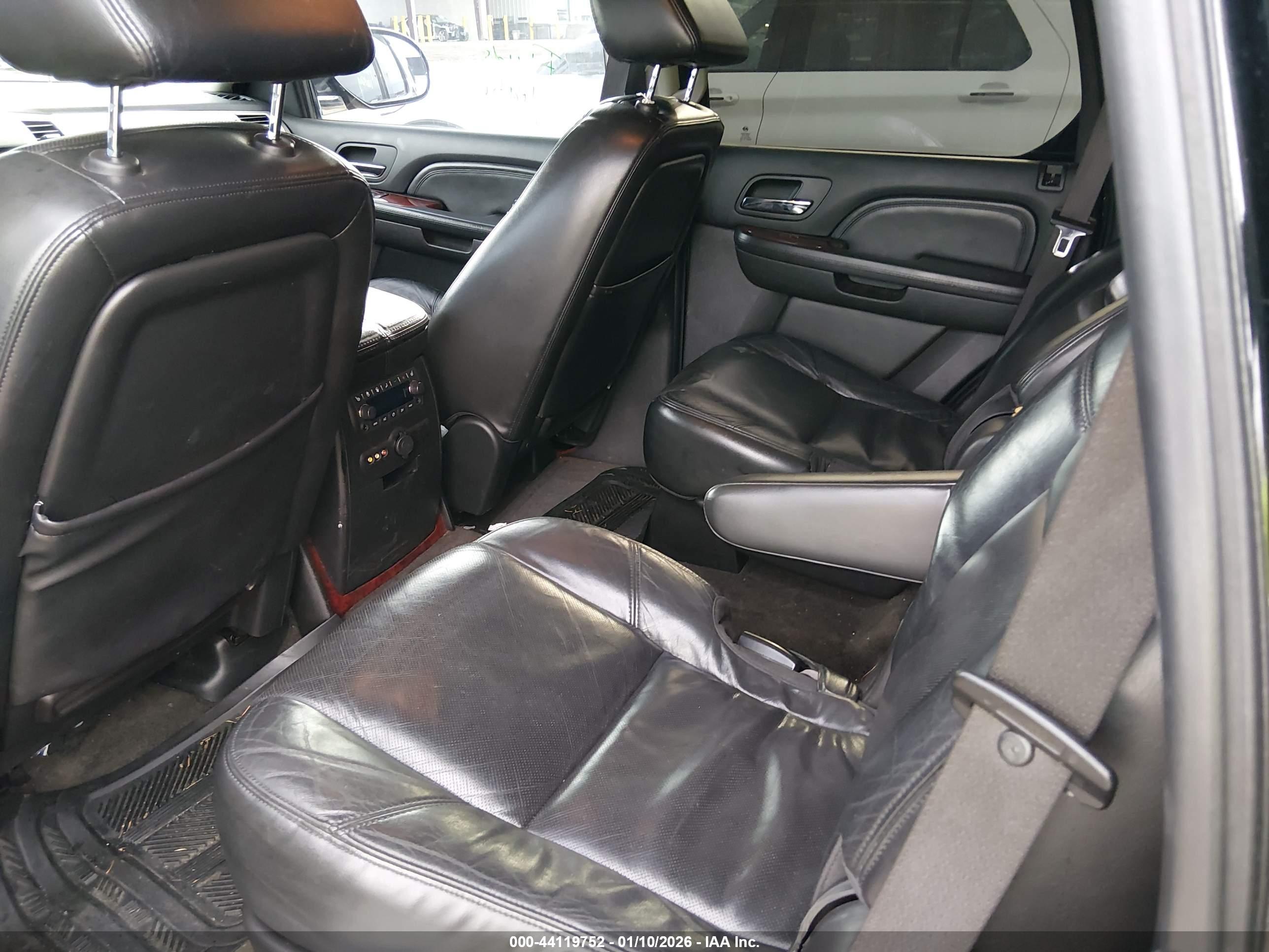 CADILLAC ESCALADE image 8