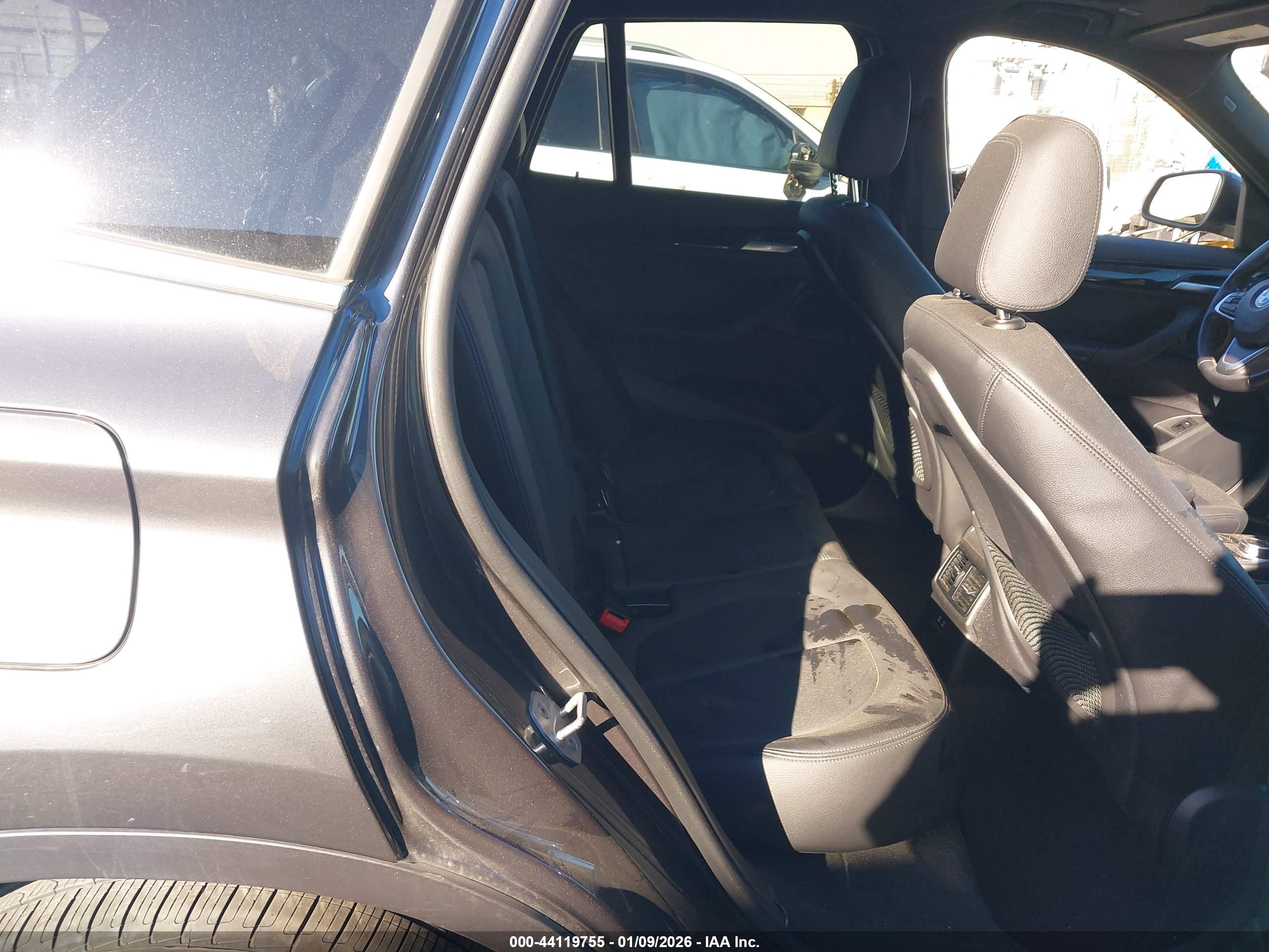 BMW X1 image 8