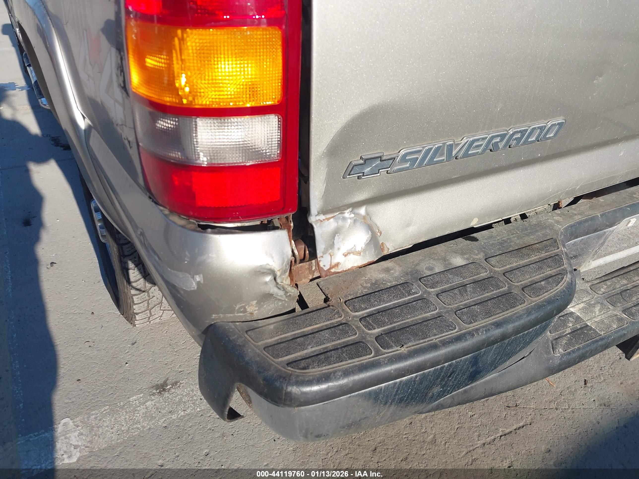 CHEVROLET SILVERADO image 6