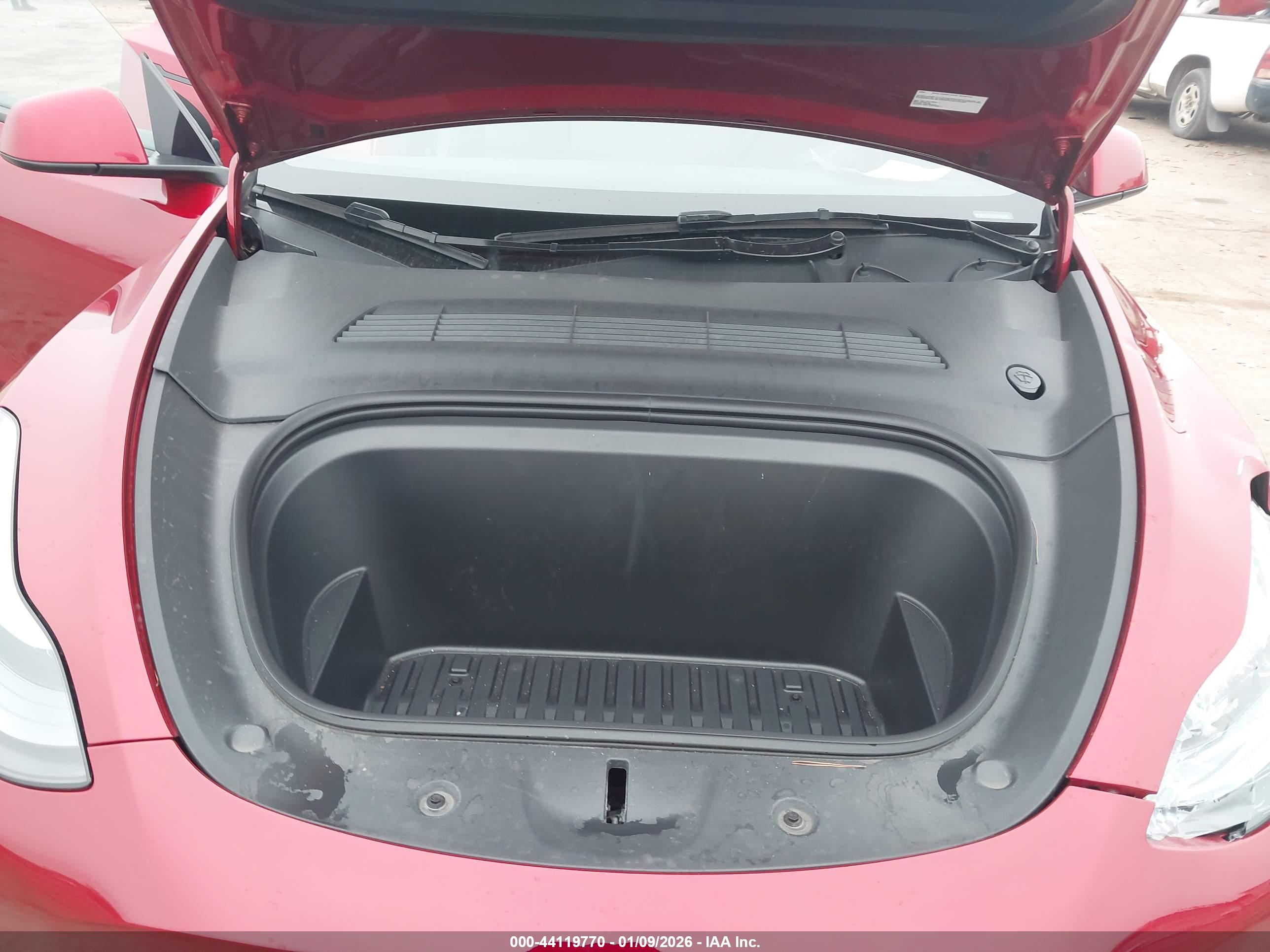 TESLA MODEL image 10