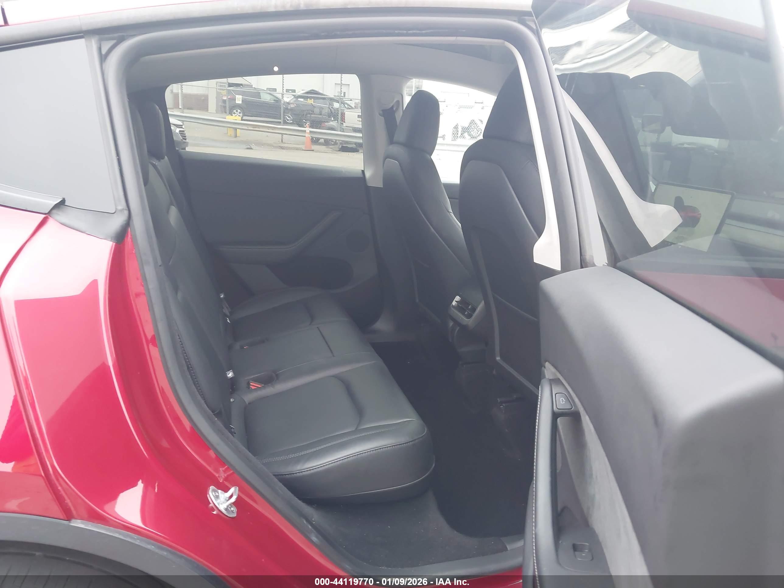 TESLA MODEL image 8