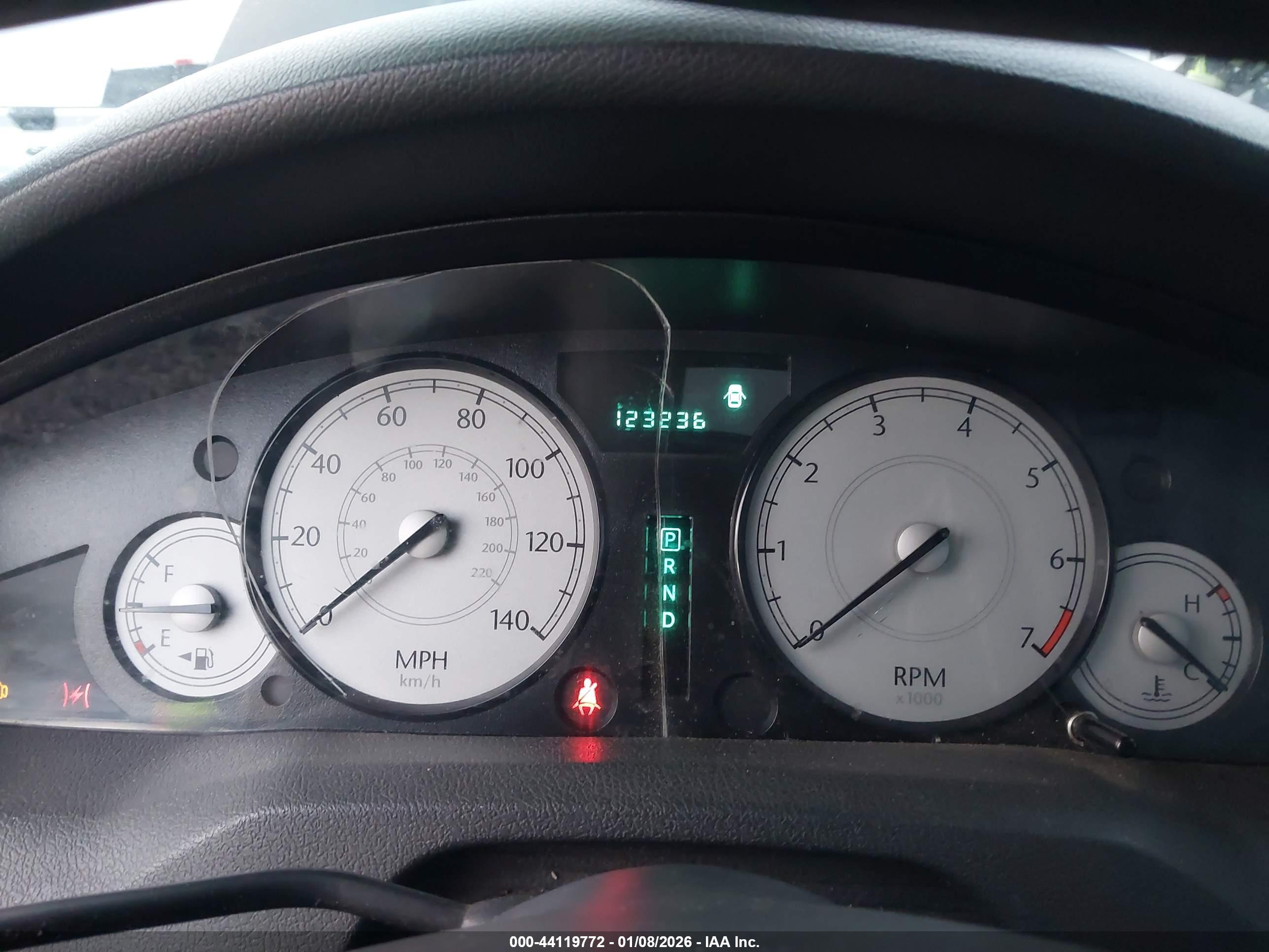 CHRYSLER 300 image 7