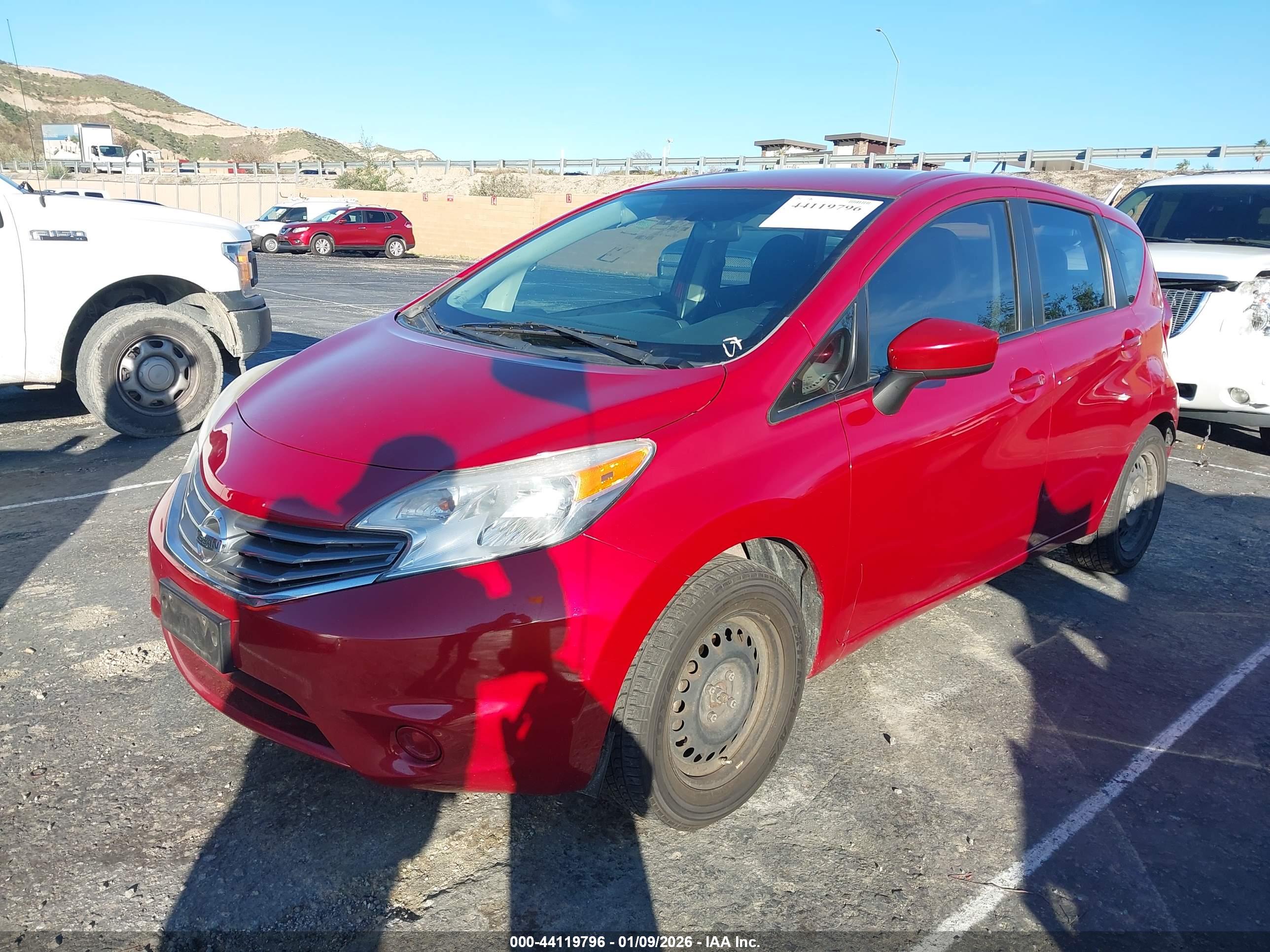 NISSAN VERSA image 2