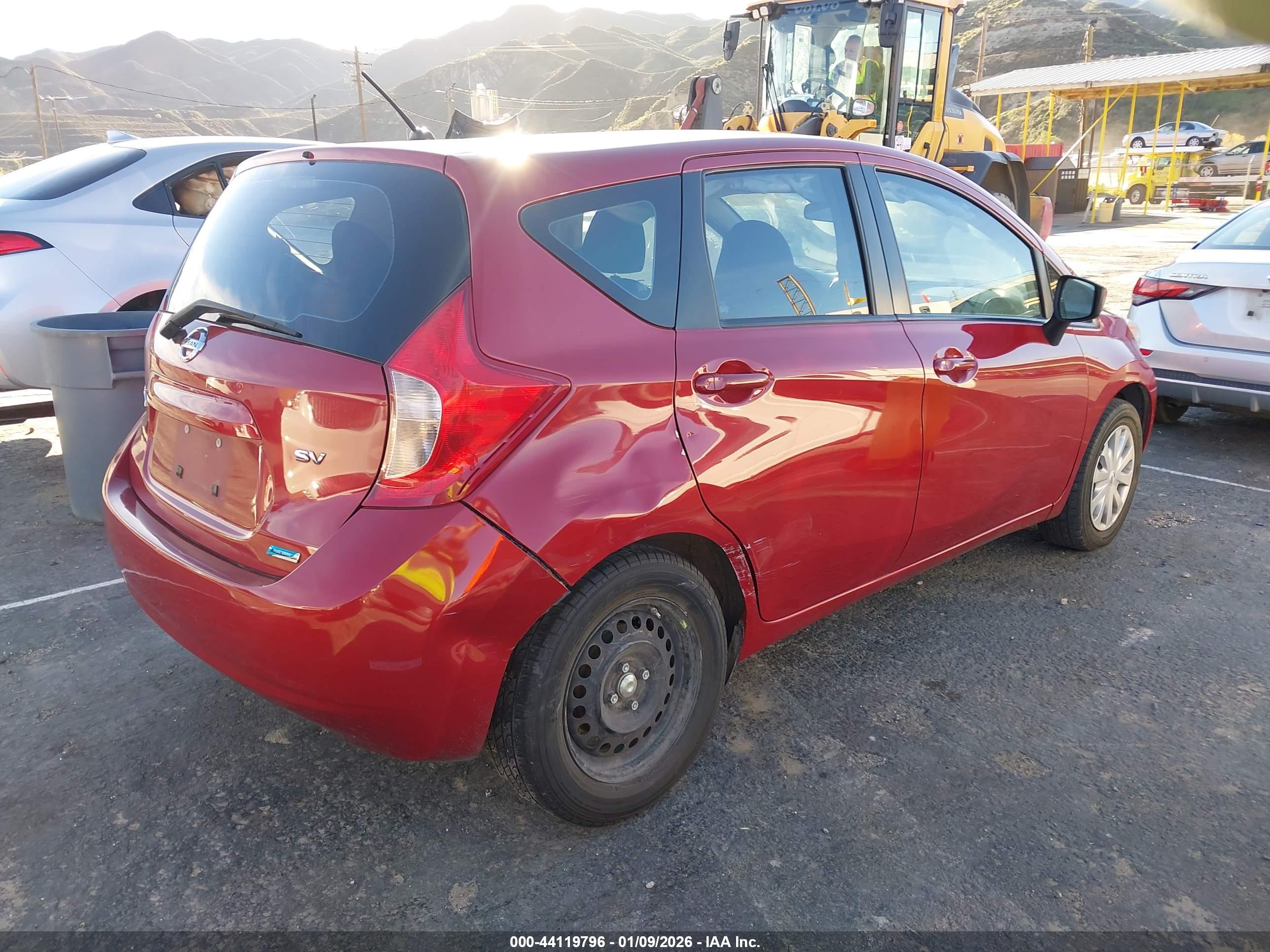 NISSAN VERSA image 4