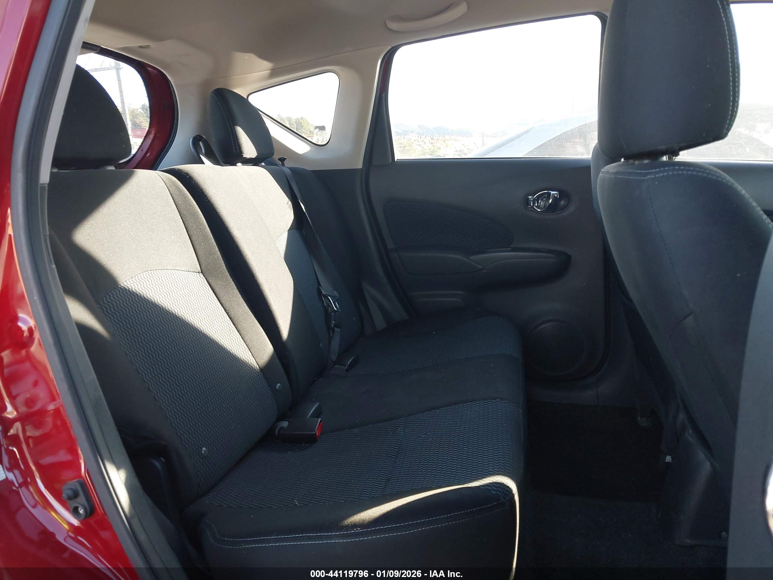 NISSAN VERSA image 8