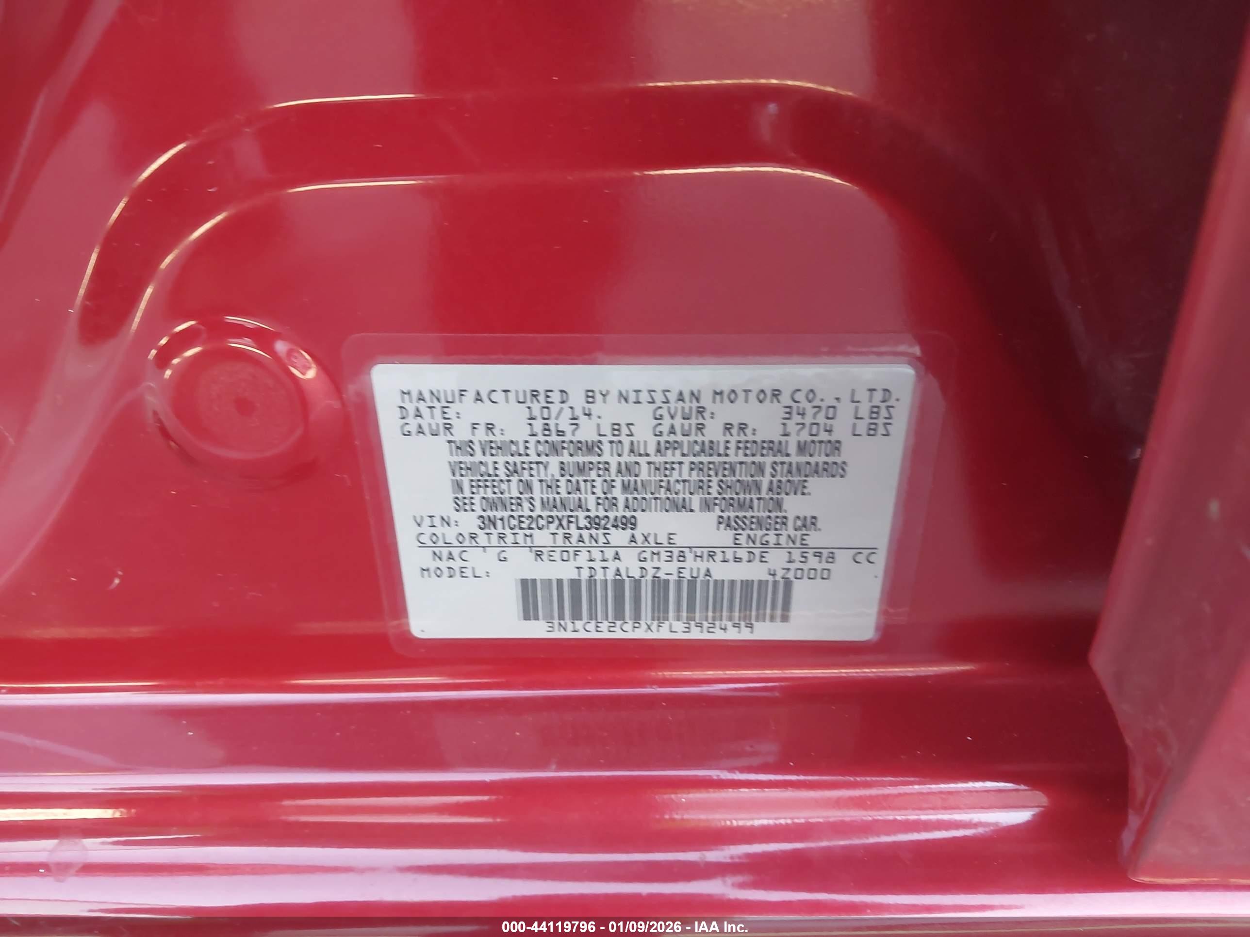 NISSAN VERSA image 9