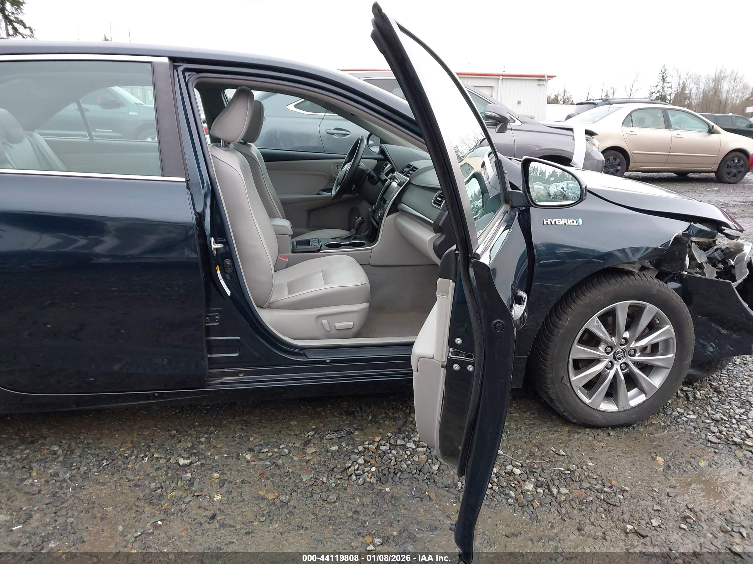 TOYOTA CAMRY image 5