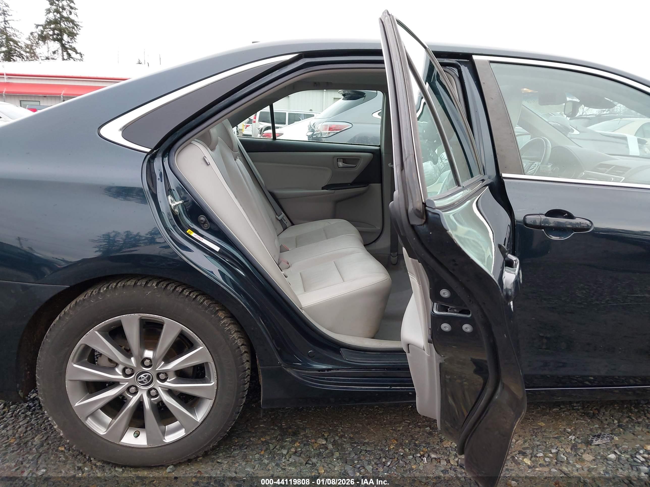 TOYOTA CAMRY image 8