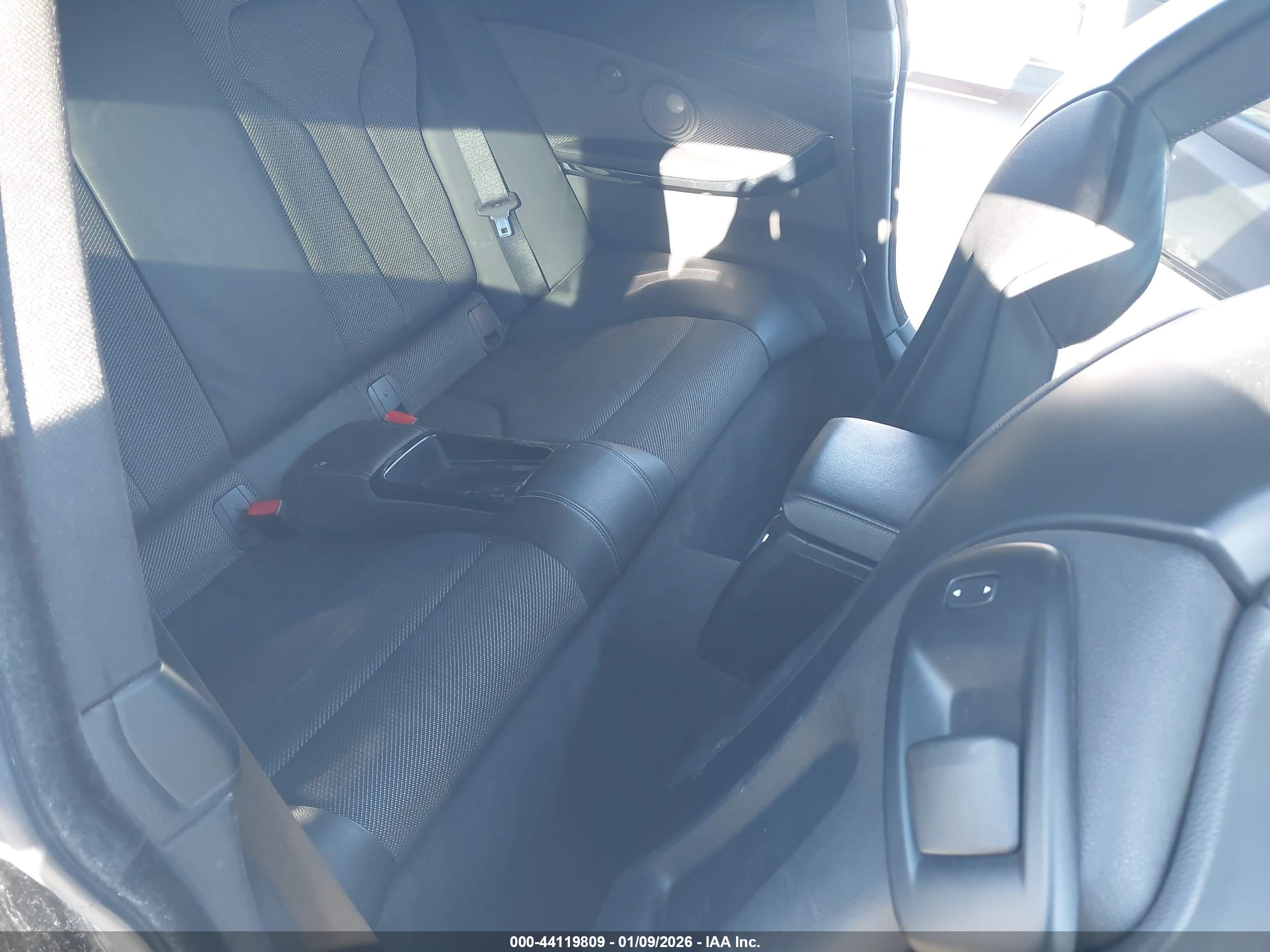 BMW M4 image 8