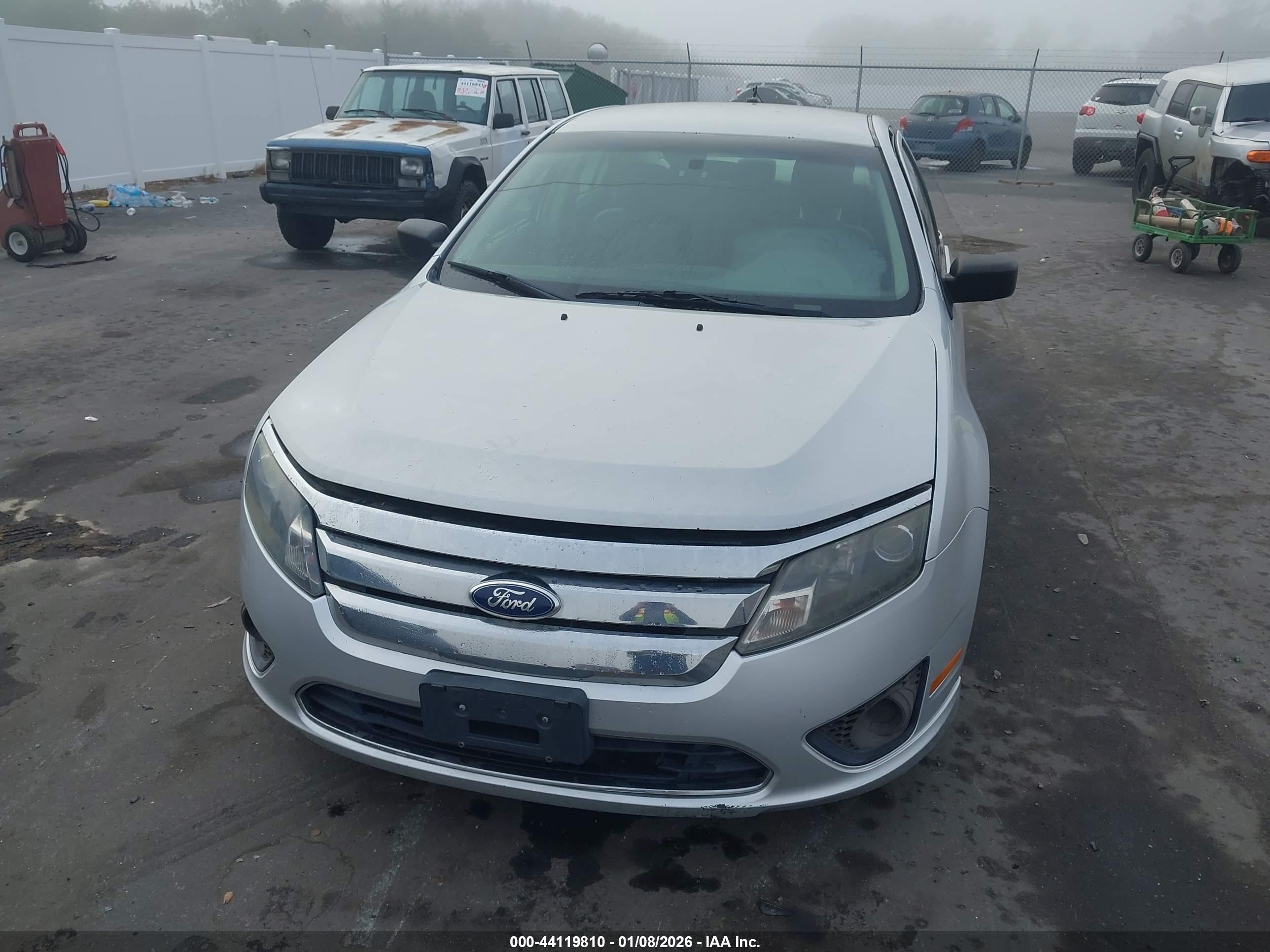FORD FUSION image 6