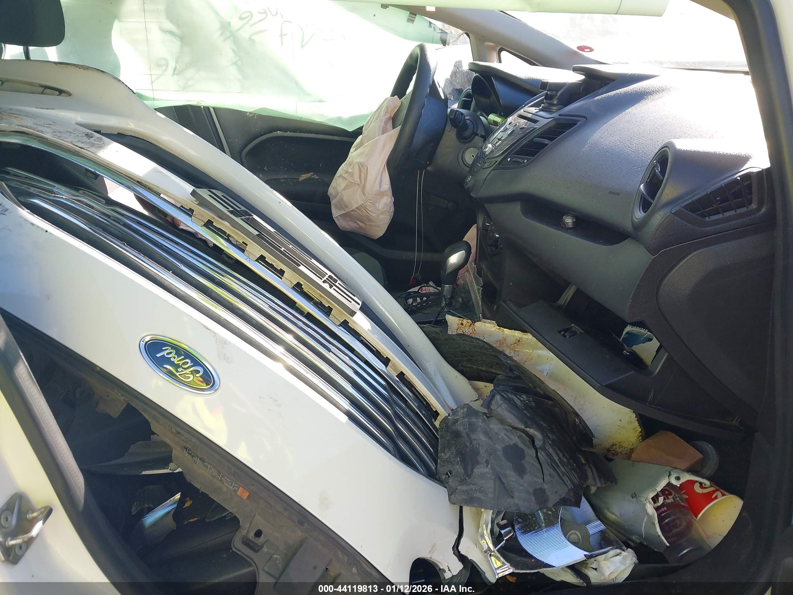FORD FIESTA image 5