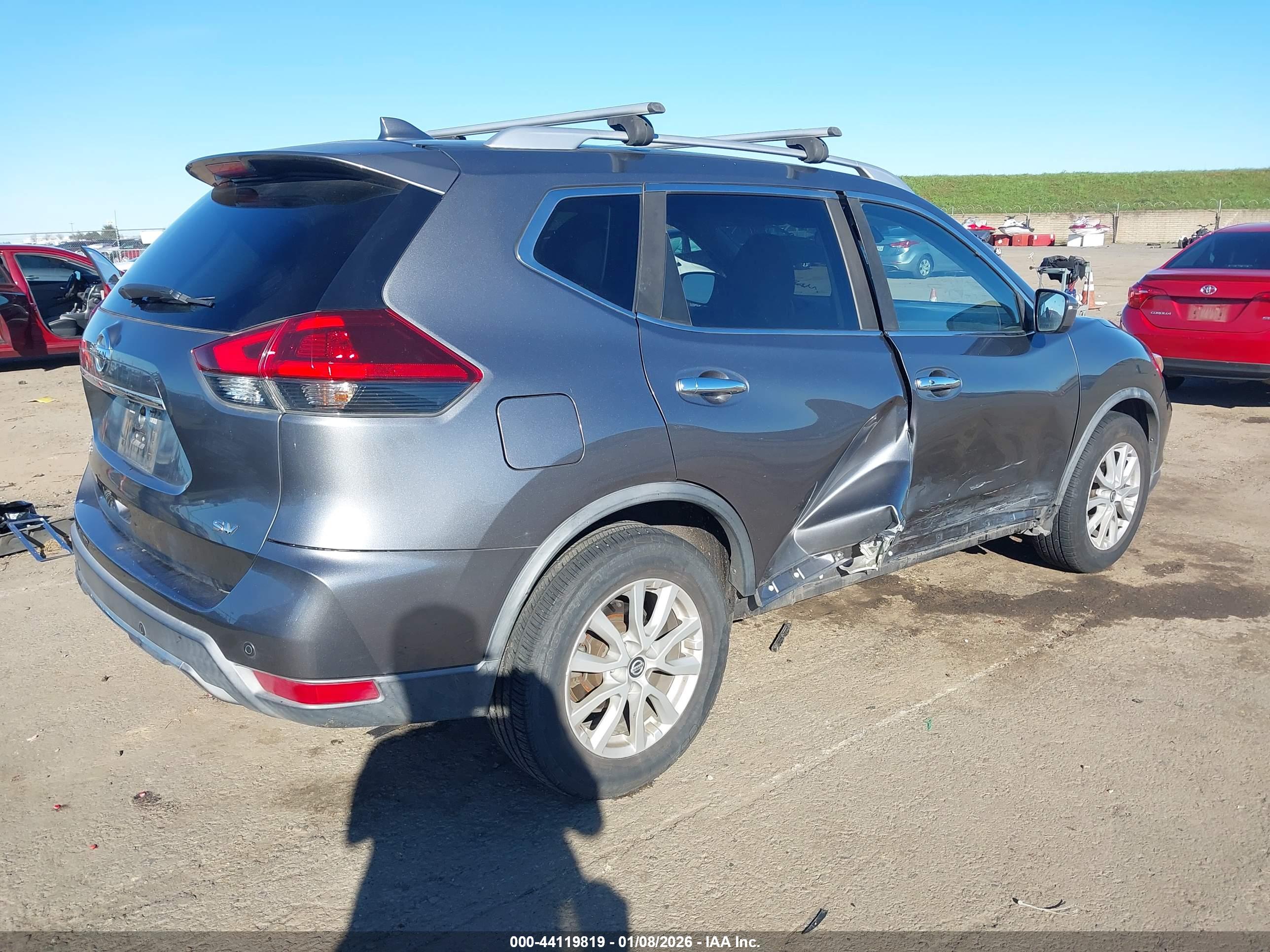 NISSAN ROGUE image 4
