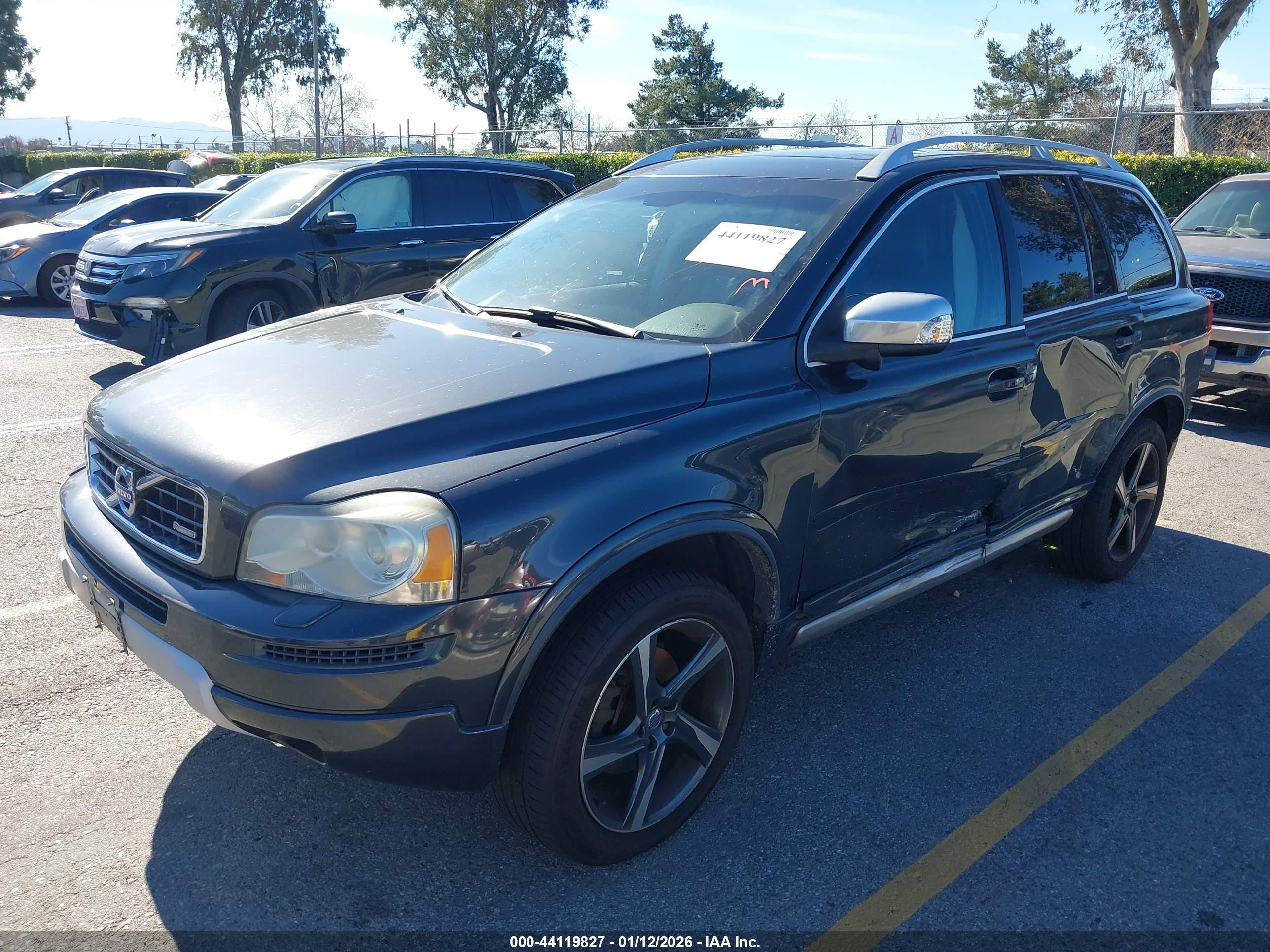 VOLVO XC90 image 2