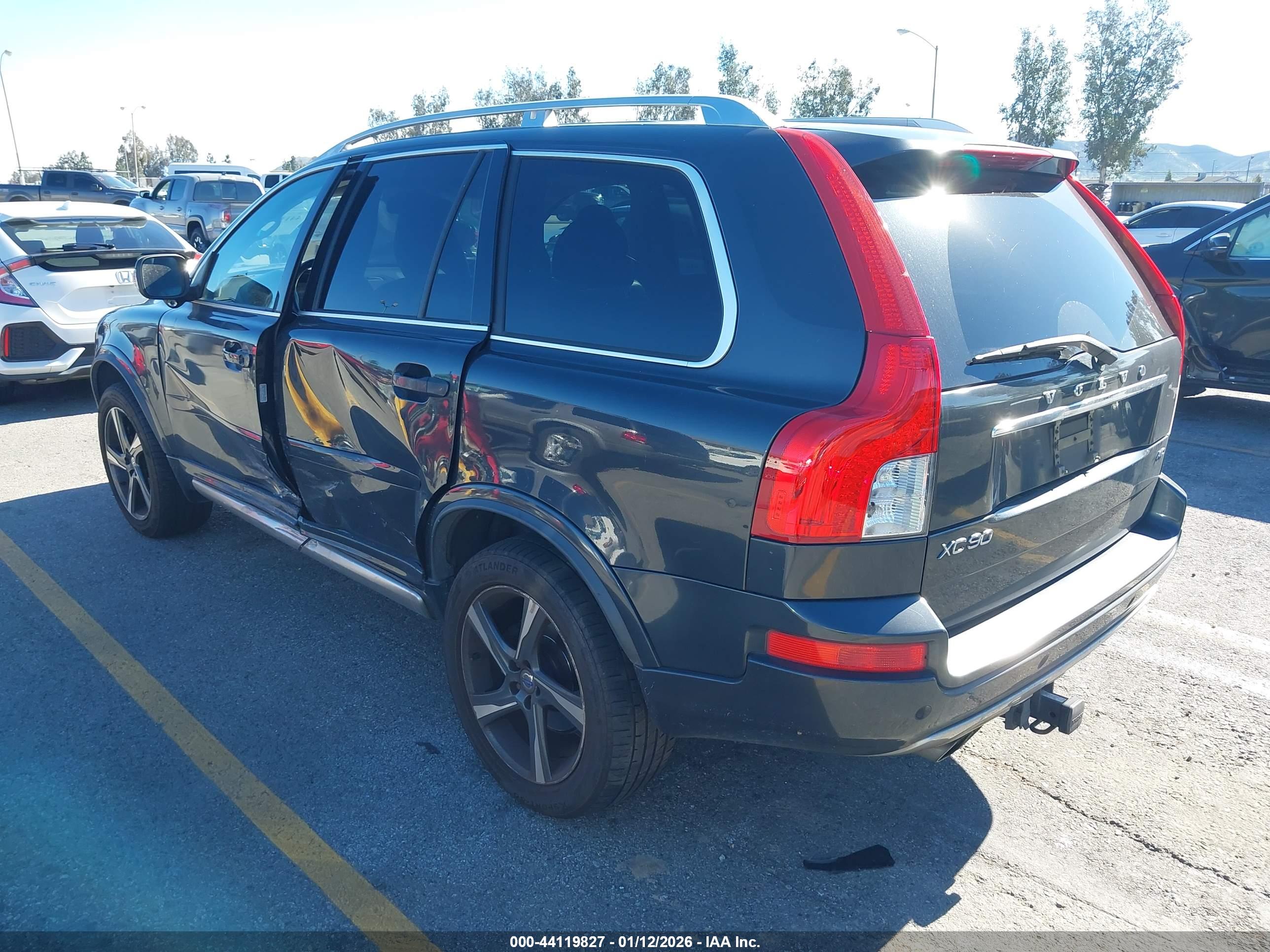VOLVO XC90 image 3