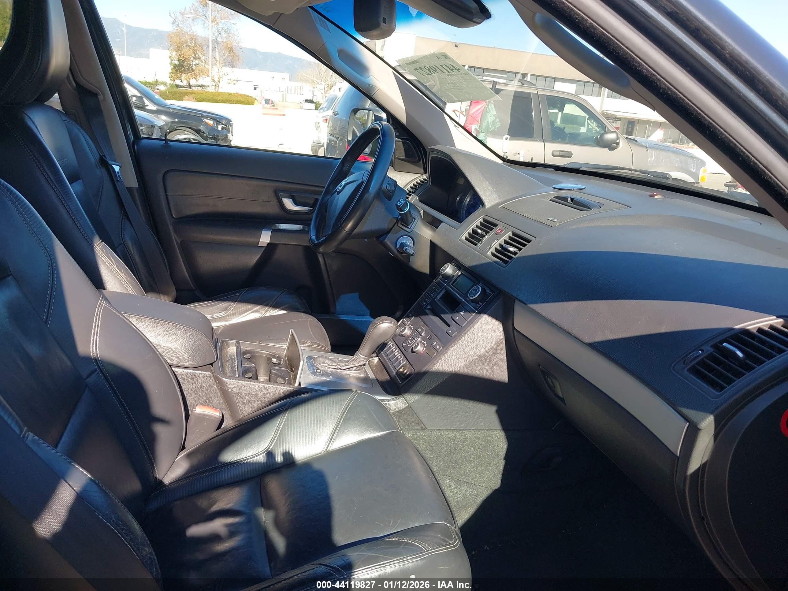 VOLVO XC90 image 5